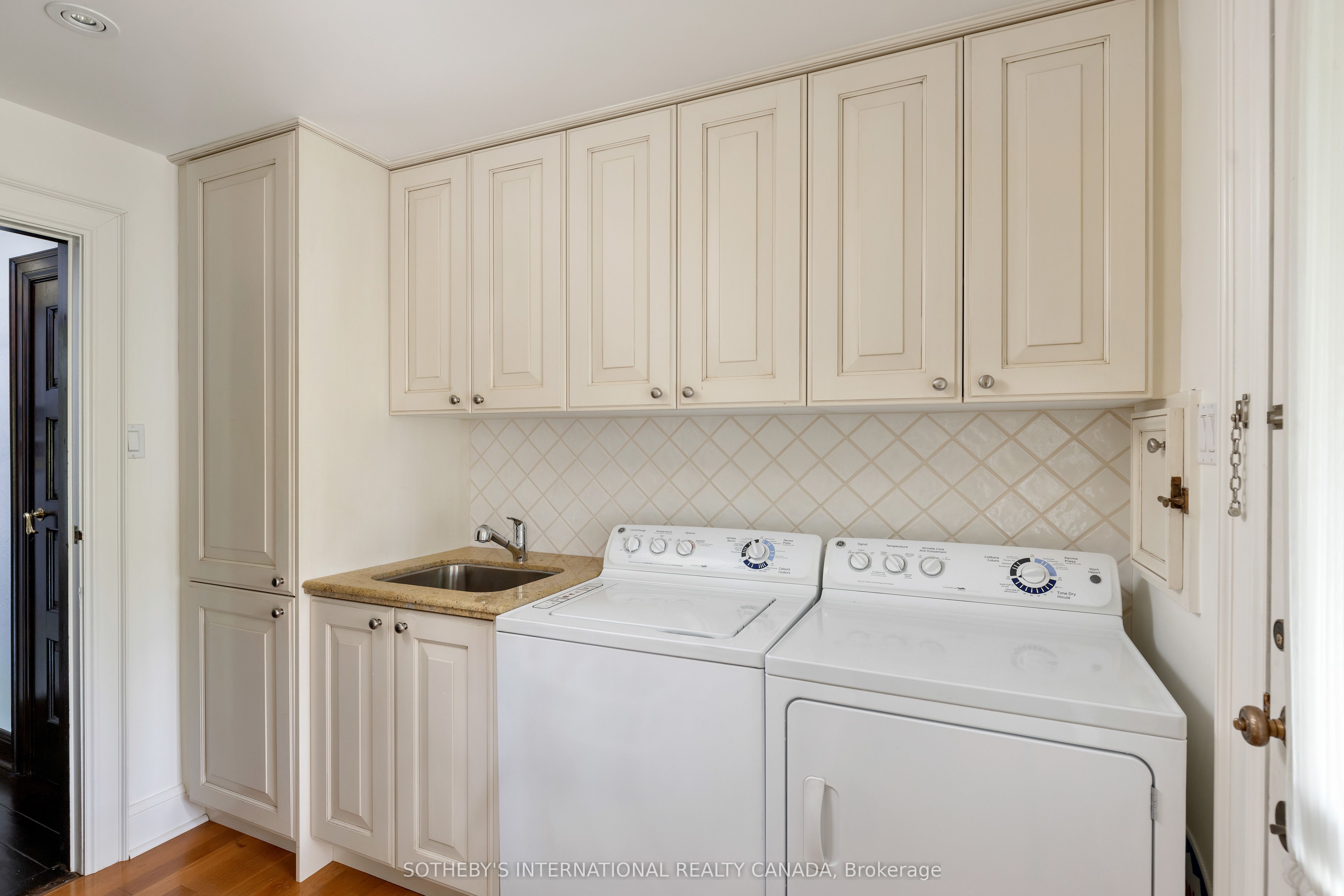 38 Edenbrook Hill Property Photo 12