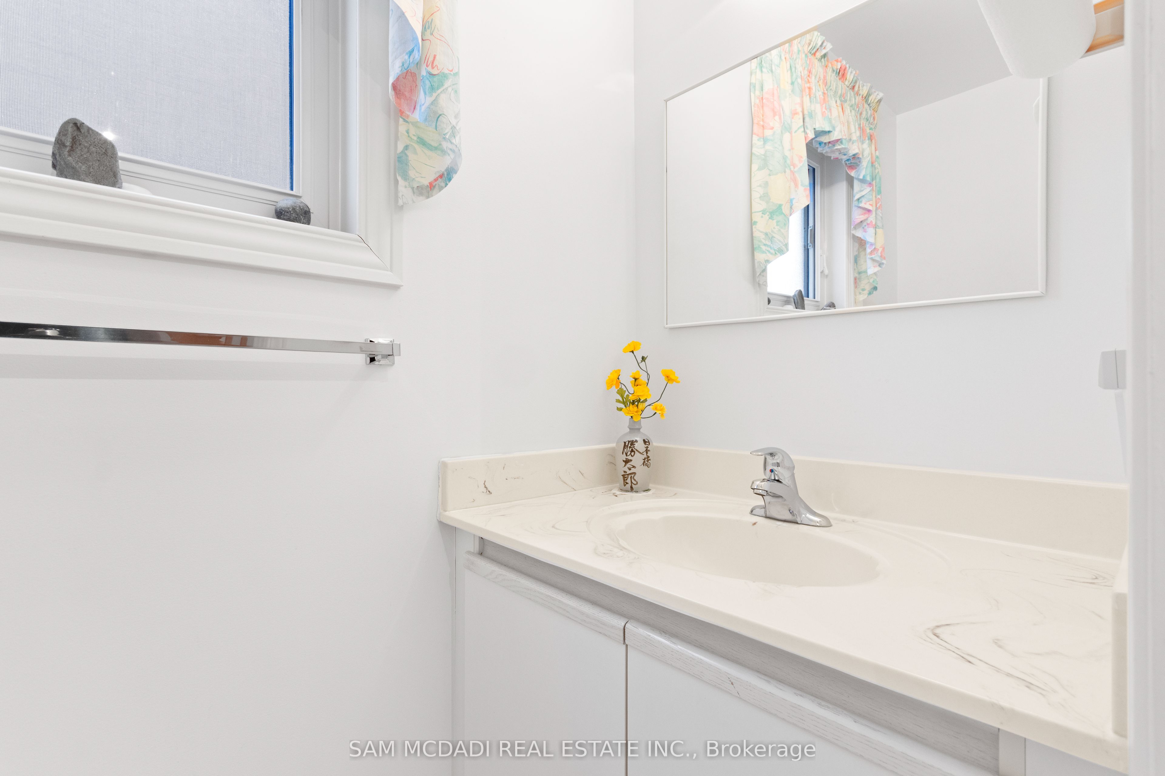 4461 Gladebrook Crescent Property Photo 14