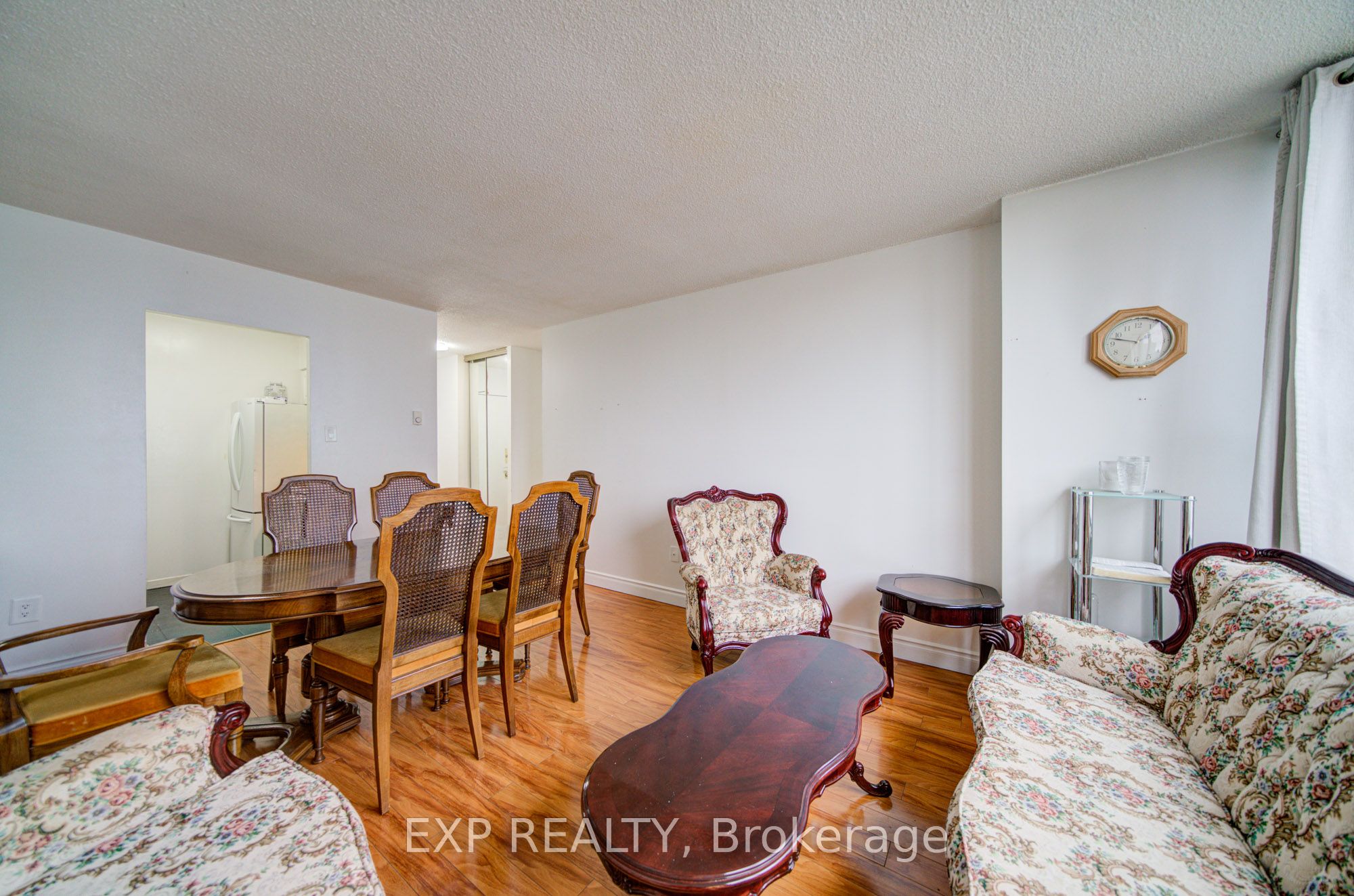 50 Lotherton Pathway 402 Property Photo 5