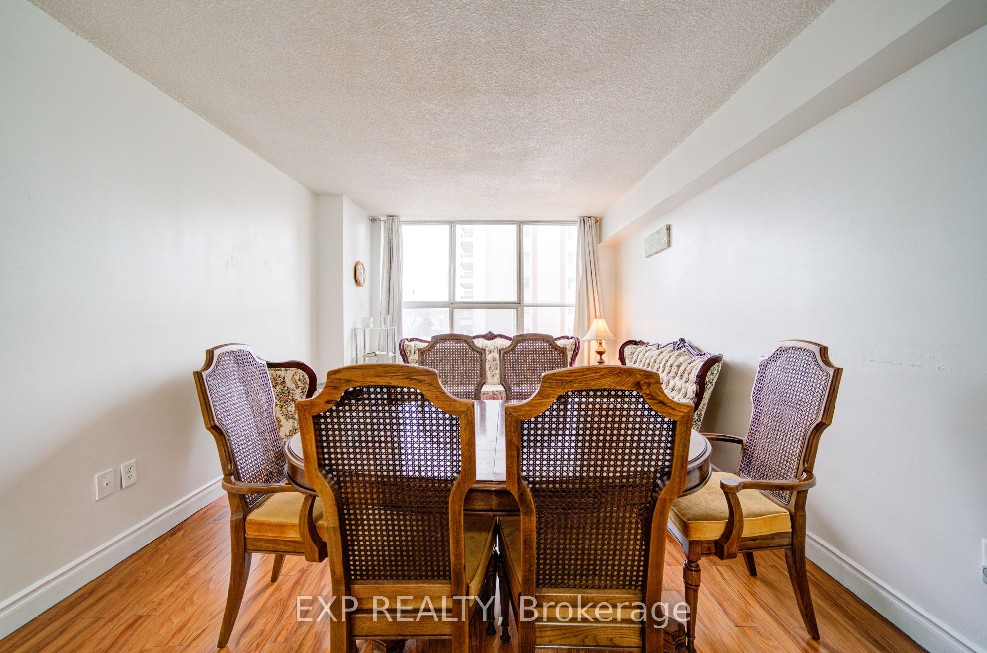 50 Lotherton Pathway 402 Property Photo 7
