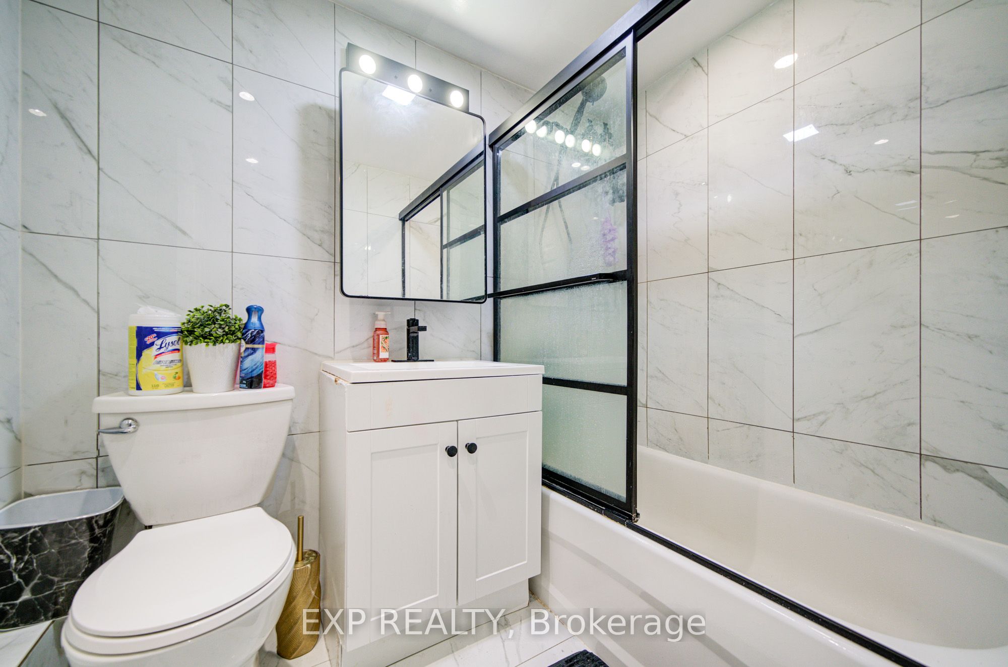 50 Lotherton Pathway 402 Property Photo 13