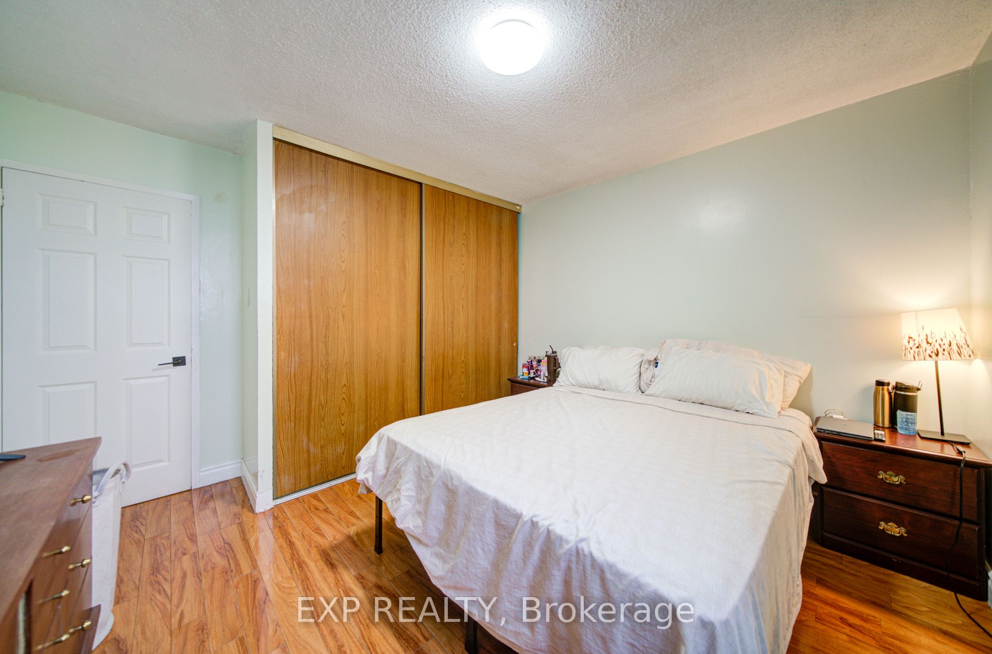 50 Lotherton Pathway 402 Property Photo 17