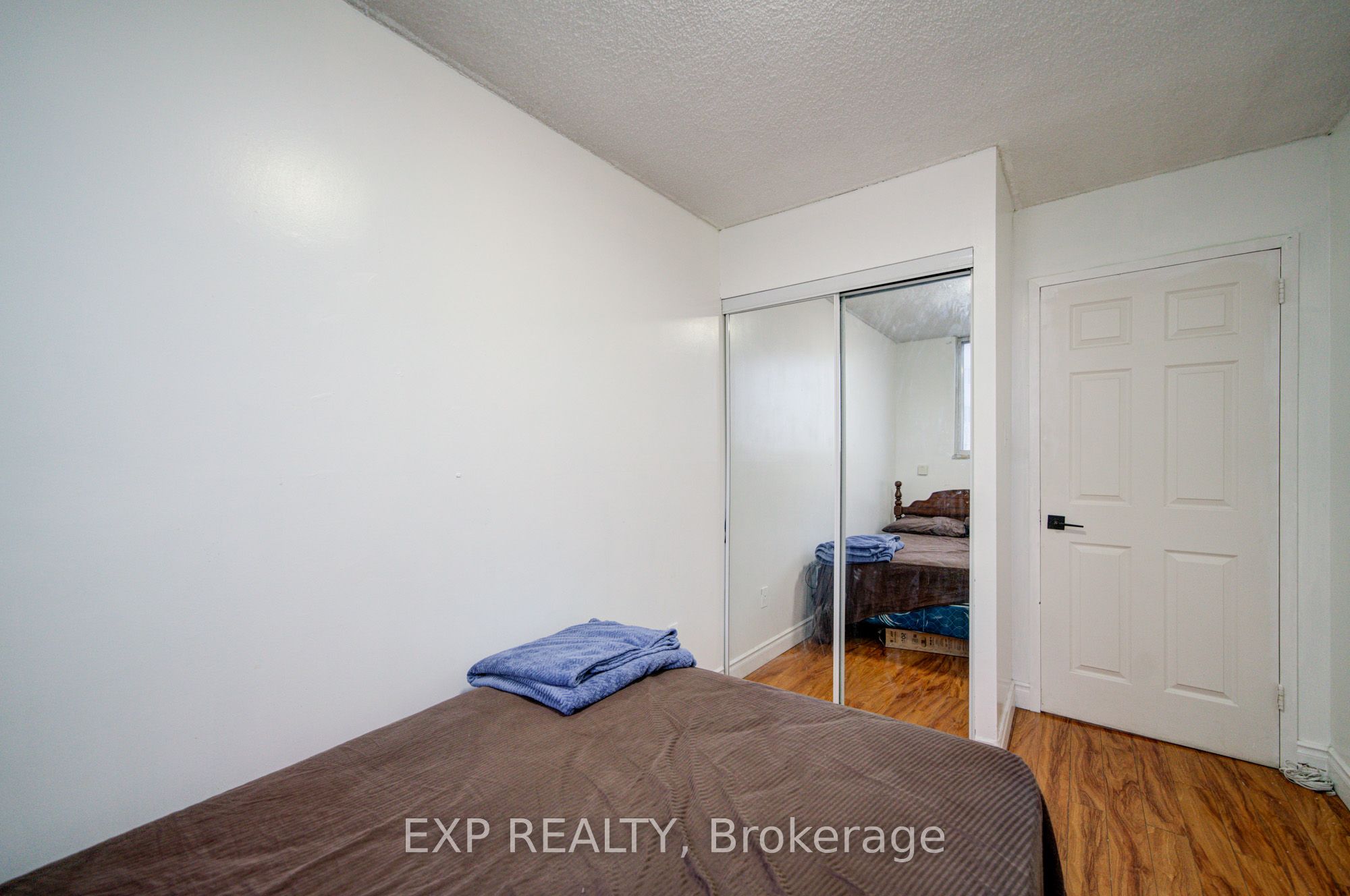50 Lotherton Pathway 402 Property Photo 20