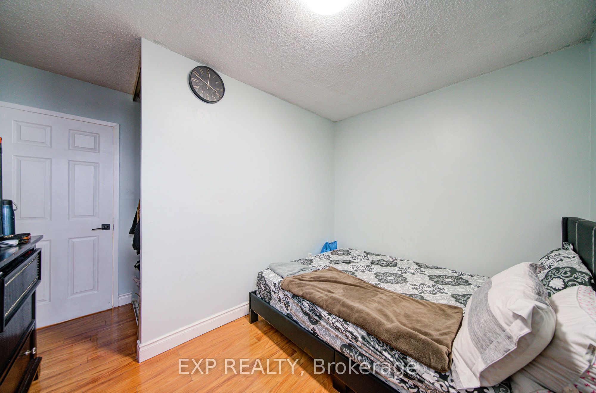 50 Lotherton Pathway 402 Property Photo 25