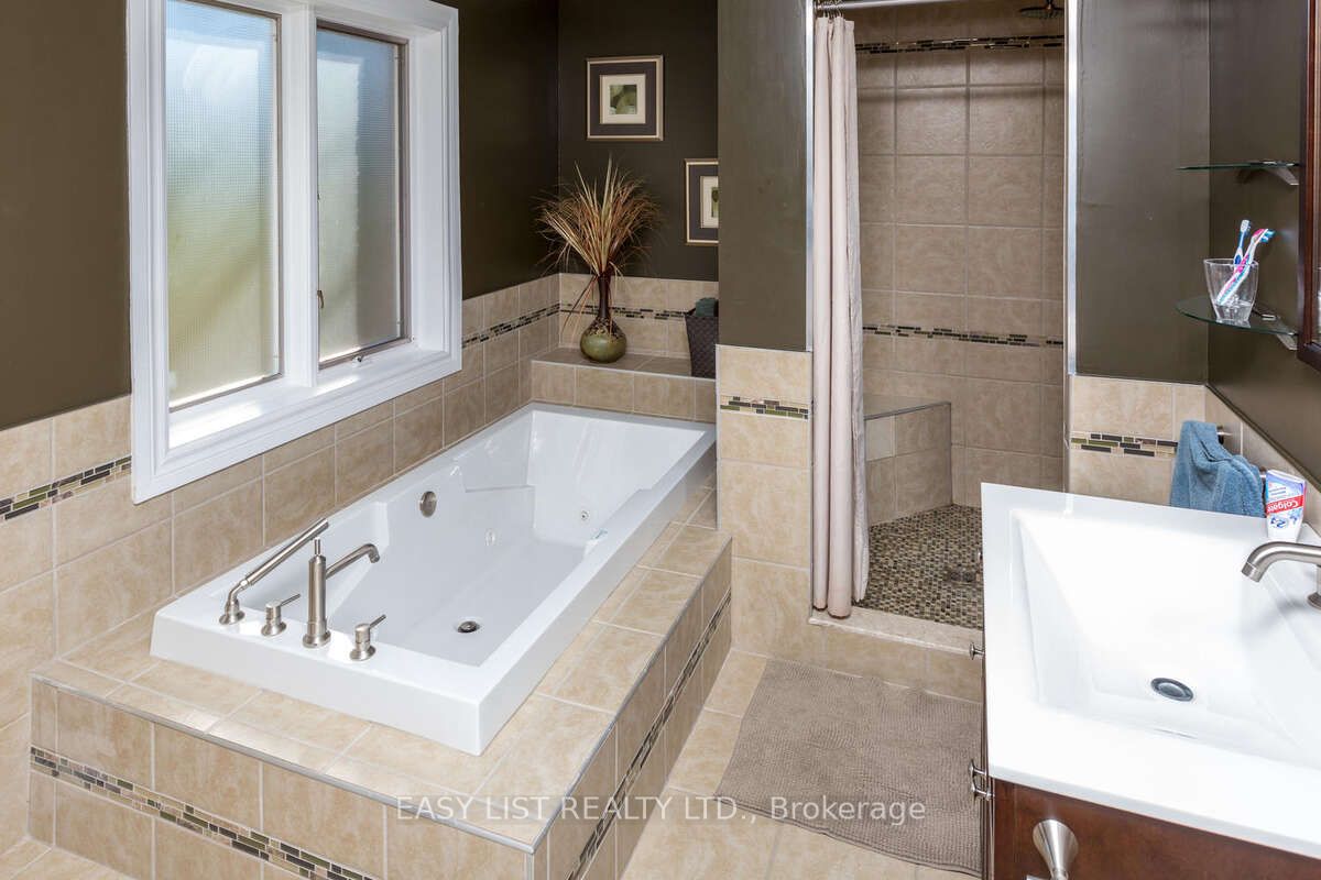 5 Worden View Property Photo 23