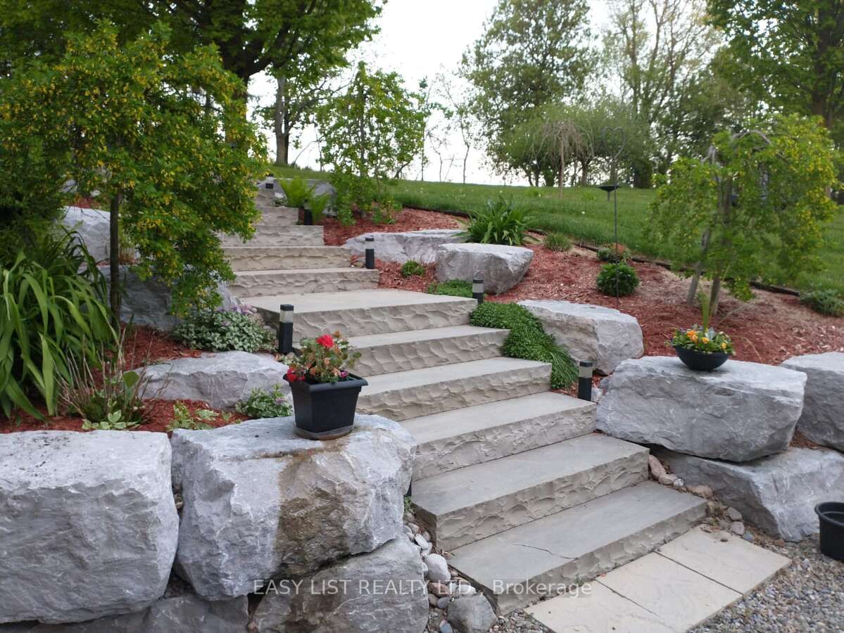 5 Worden View Property Photo 34