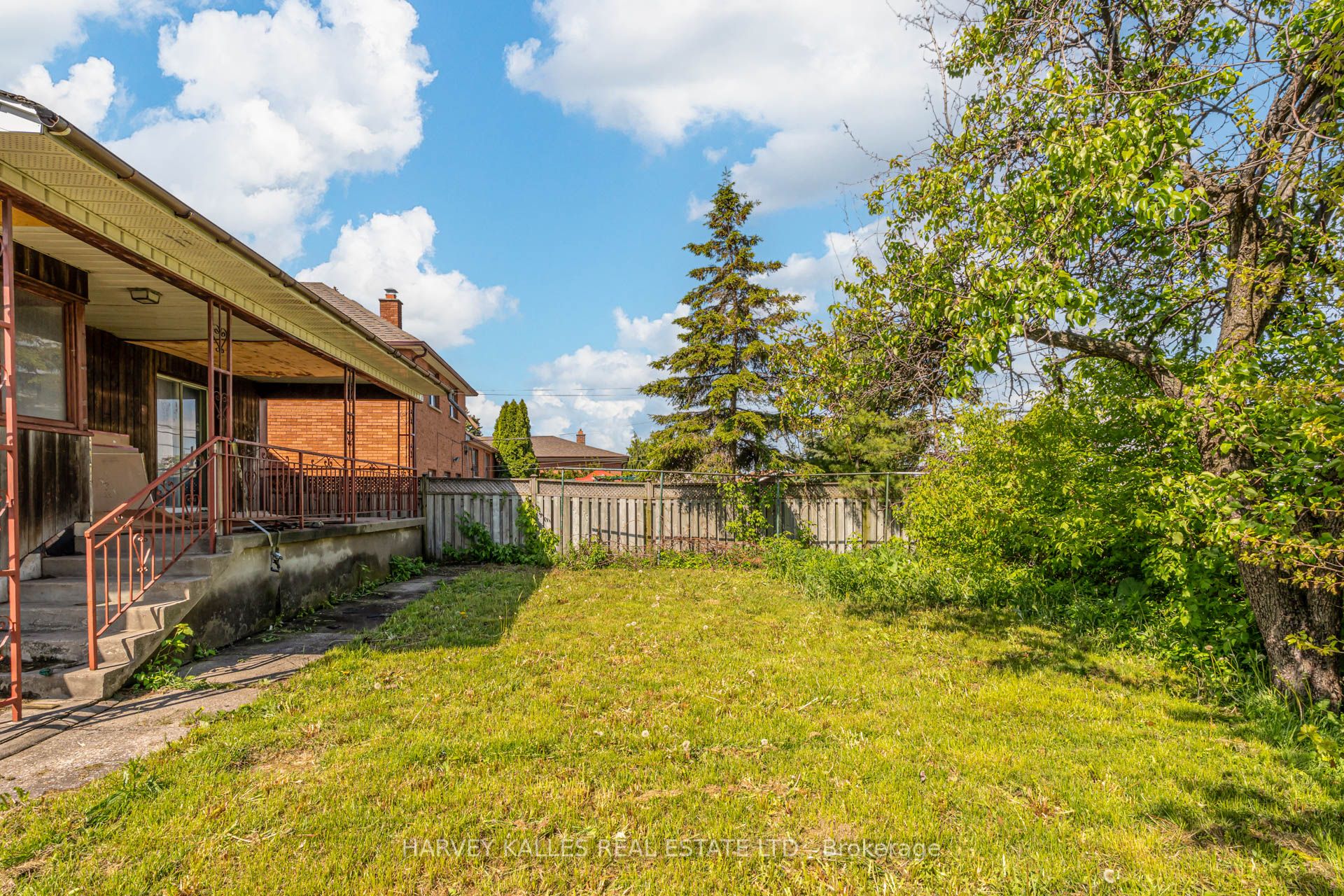 14 Jane Osler Boulevard Property Photo 7