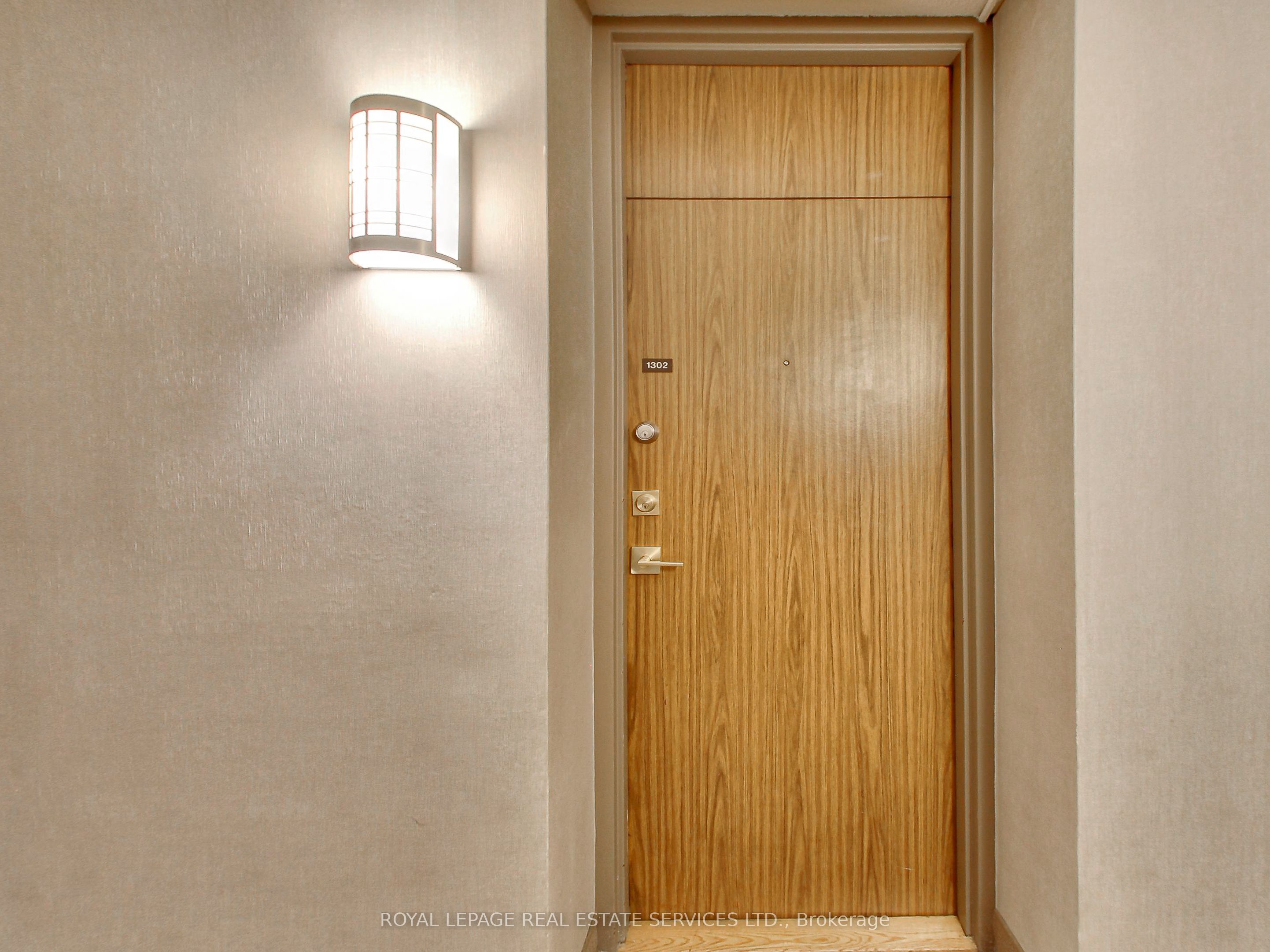 240 Scarlett Road 1302 Property Photo 3