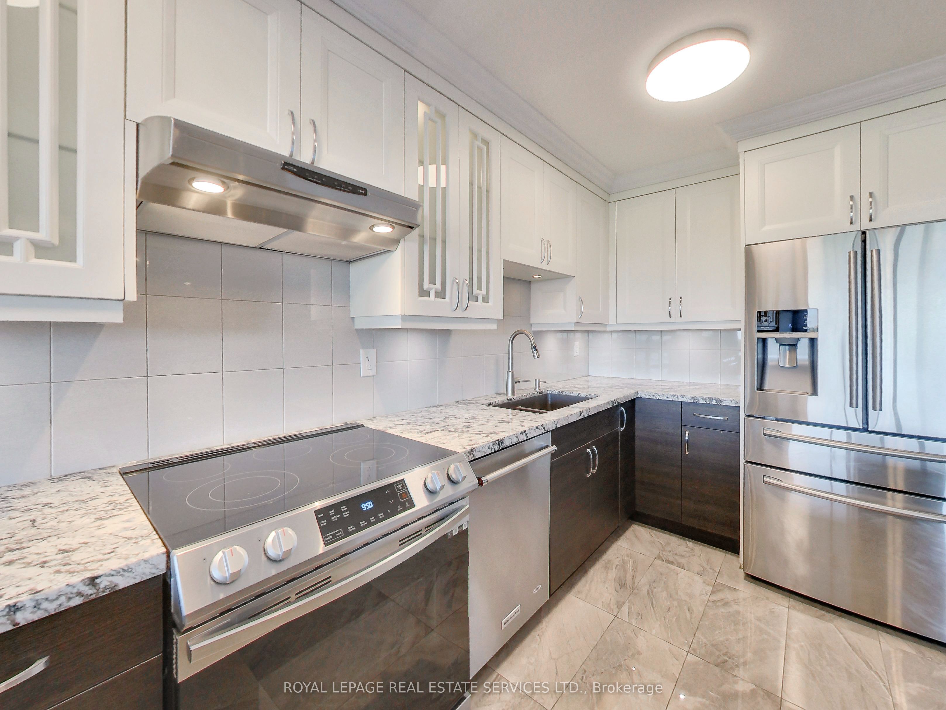 240 Scarlett Road 1302 Property Photo 6