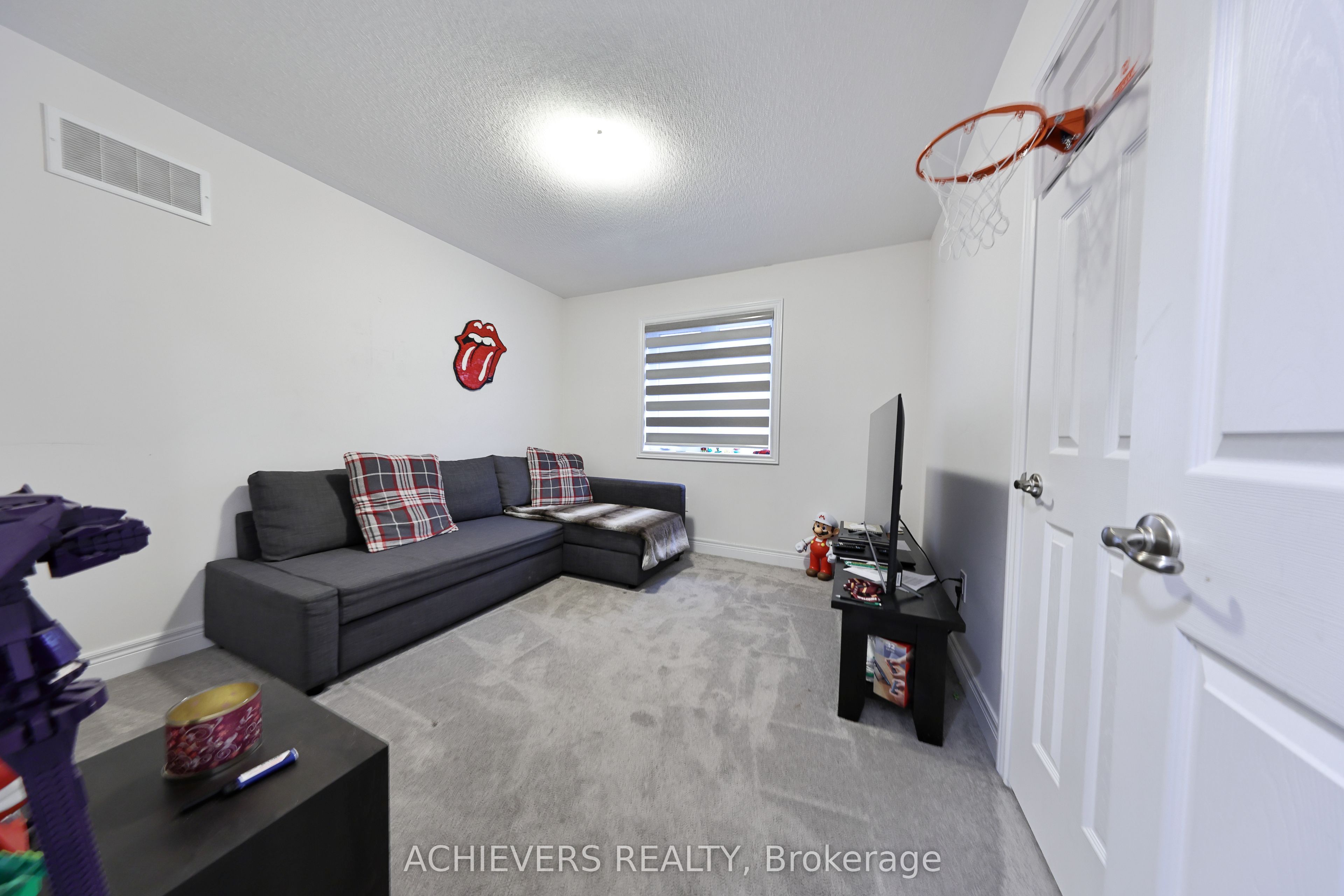 52 Branigan Crescent Property Photo 30
