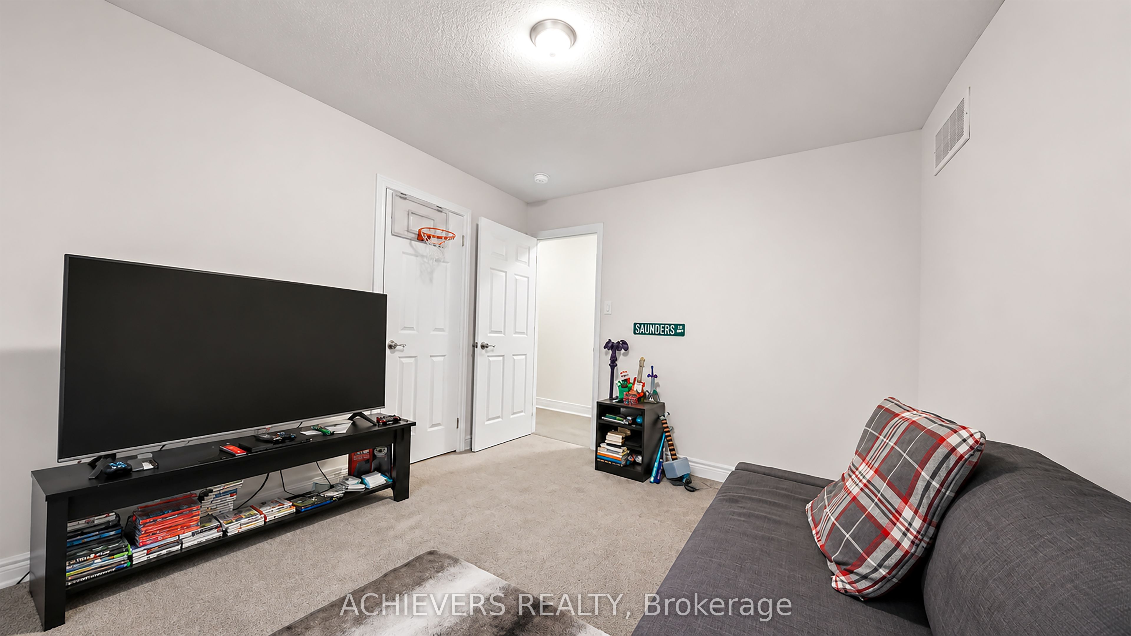 52 Branigan Crescent Property Photo 32