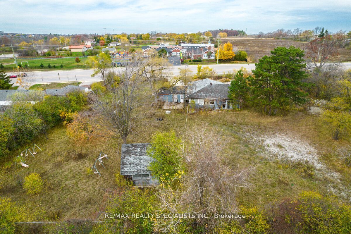 2036 Upper Middle Road E Property Photo 18