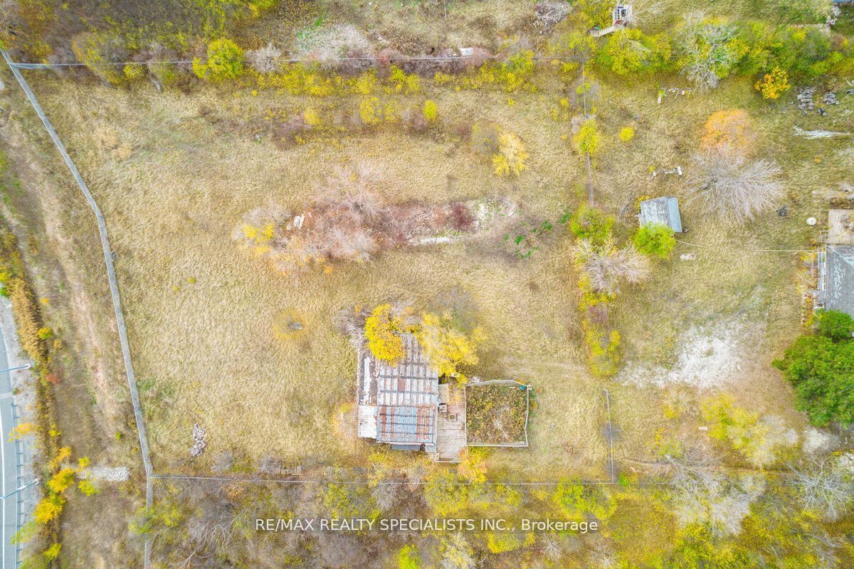 2036 Upper Middle Road E Property Photo 26