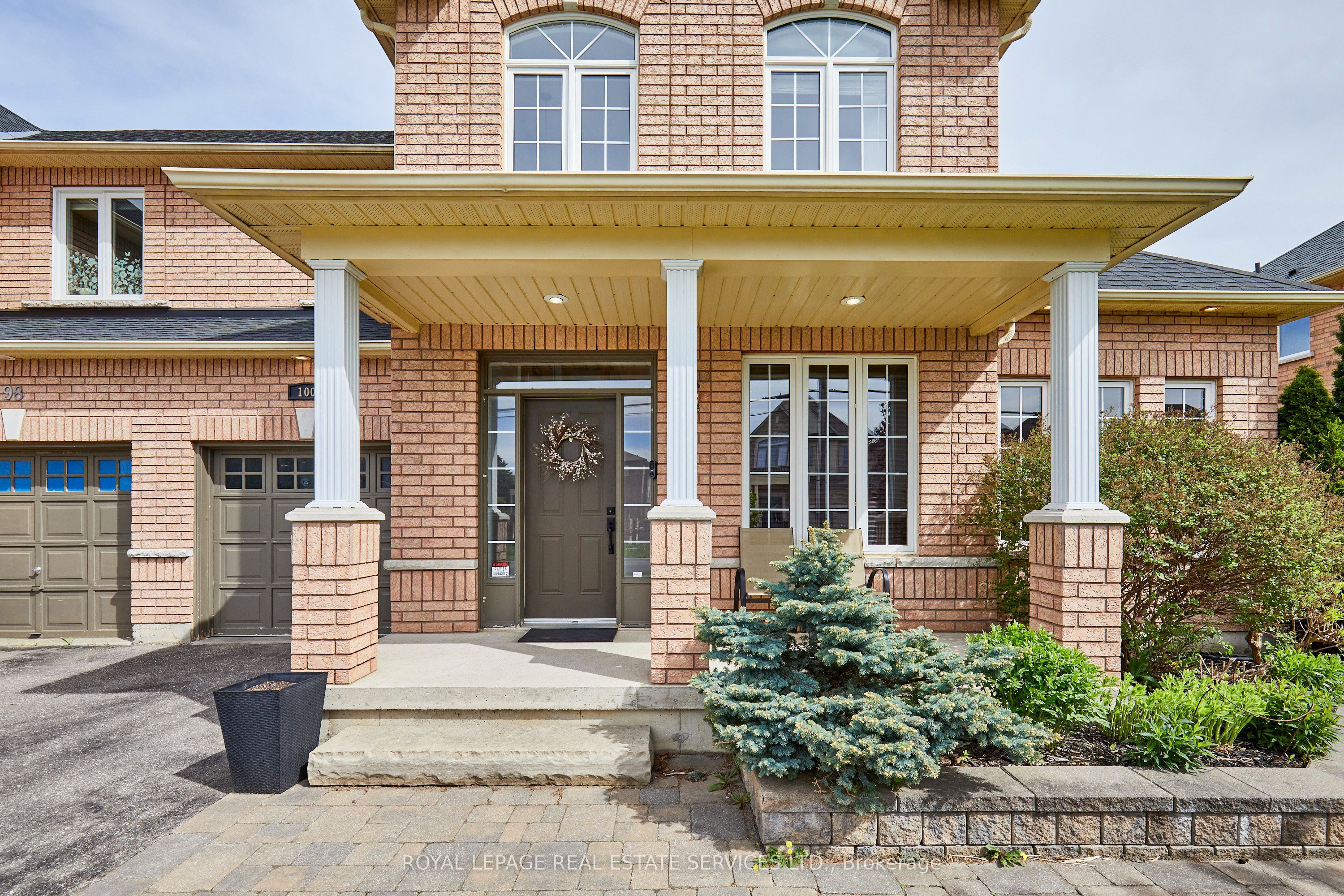 100 Walker Road W Property Photo 2