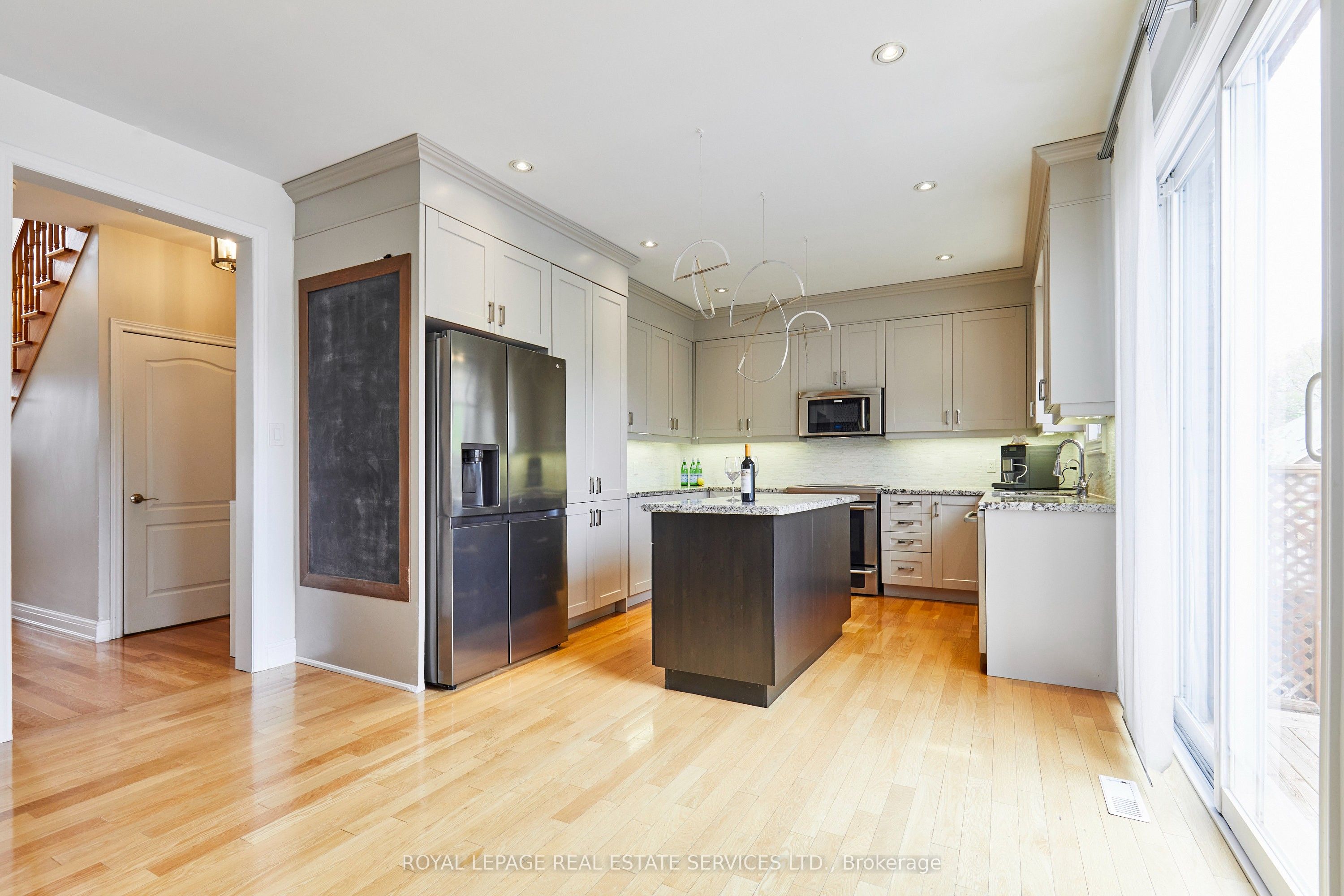 100 Walker Road W Property Photo 16