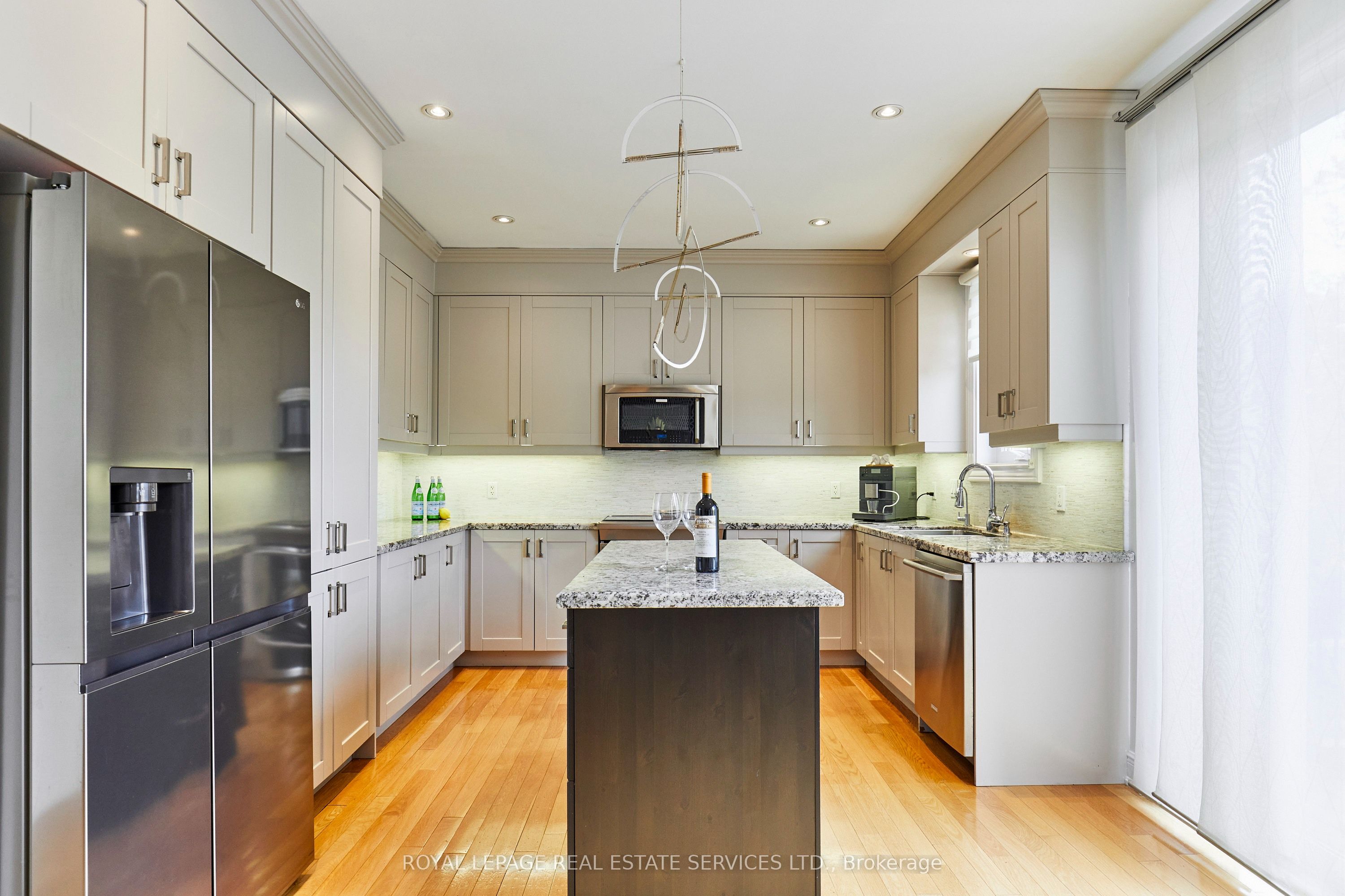 100 Walker Road W Property Photo 17