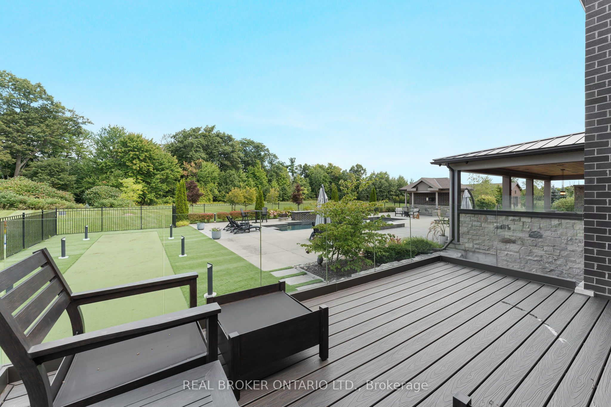 26 Autumn Circle Property Photo 25