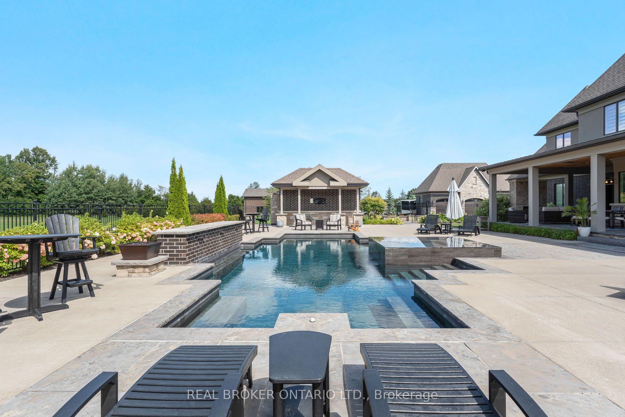 26 Autumn Circle Property Photo 47
