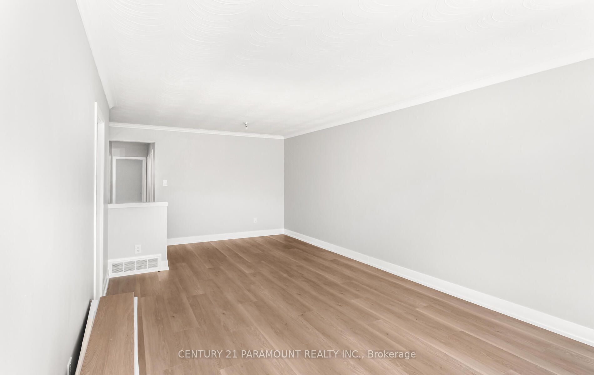 39 Aloma Crescent Property Photo 15