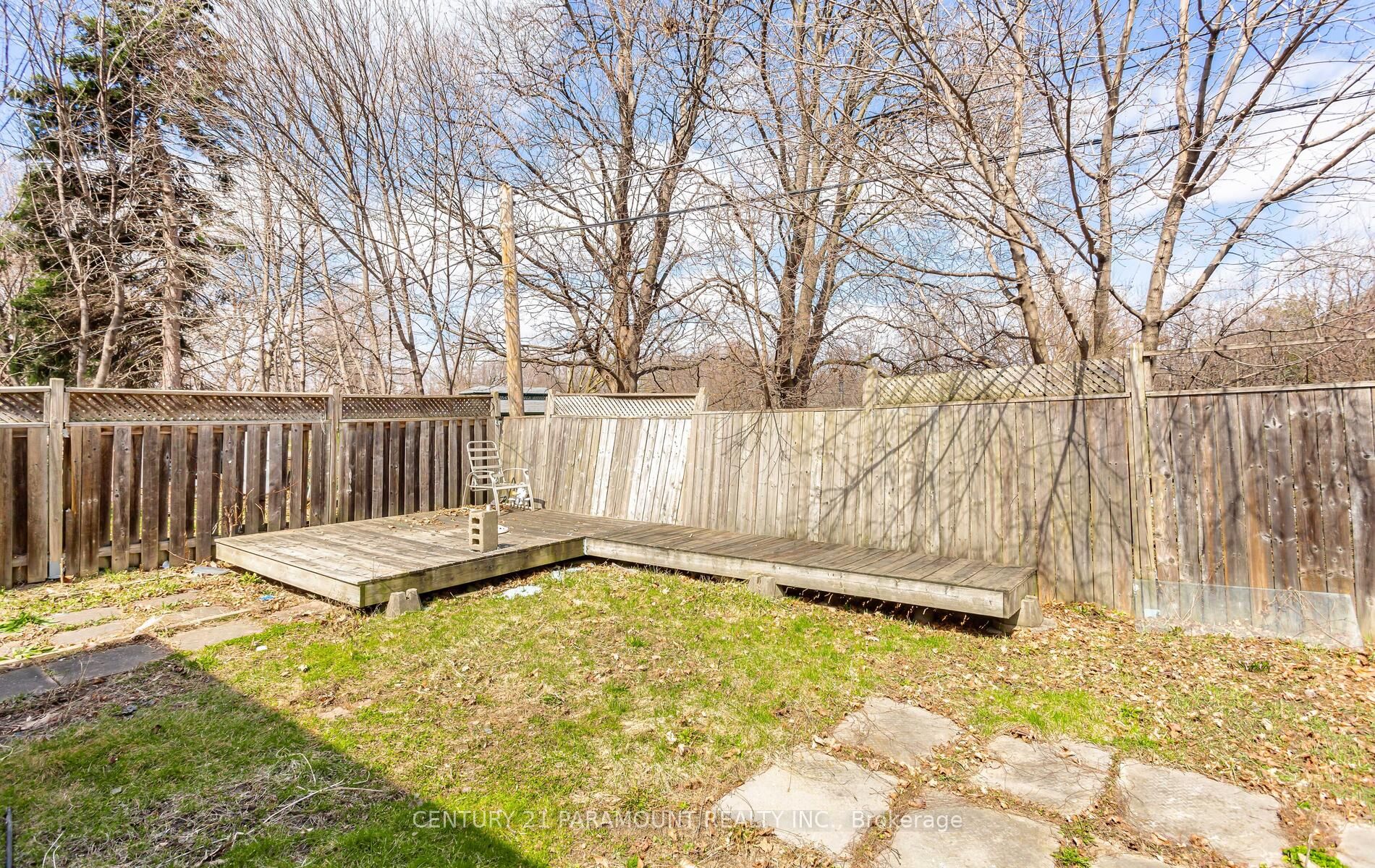 39 Aloma Crescent Property Photo 18