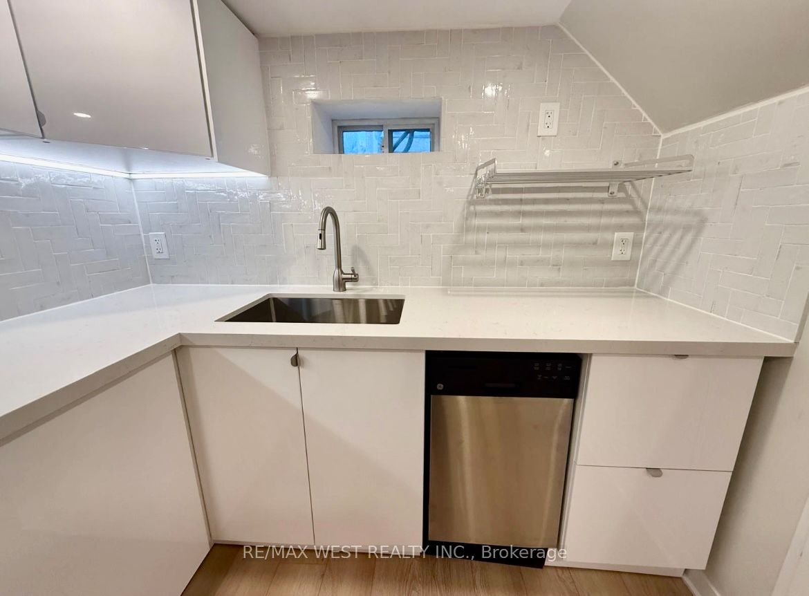 10 Vimy Avenue Bsmt Property Photo 3