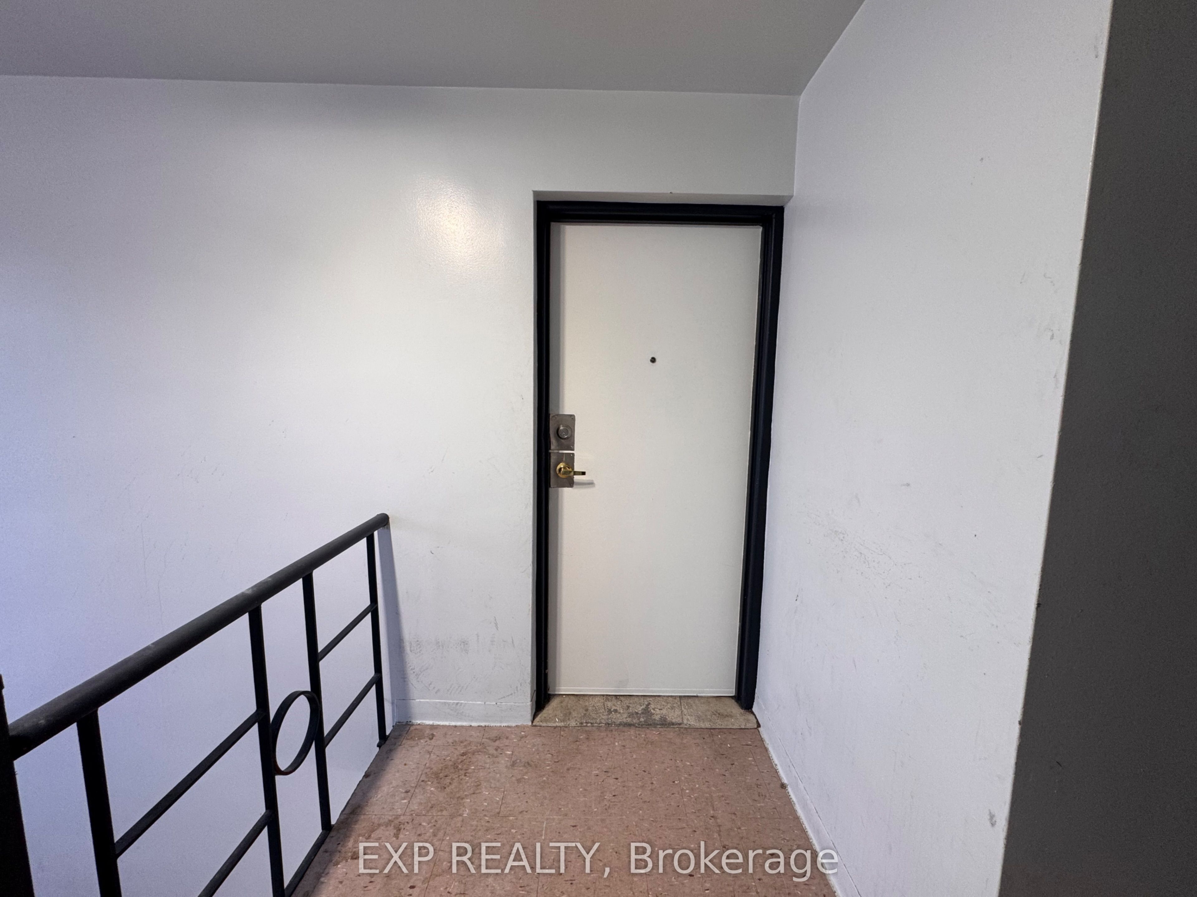 256 Lakeshore Road E 1 Property Photo 5