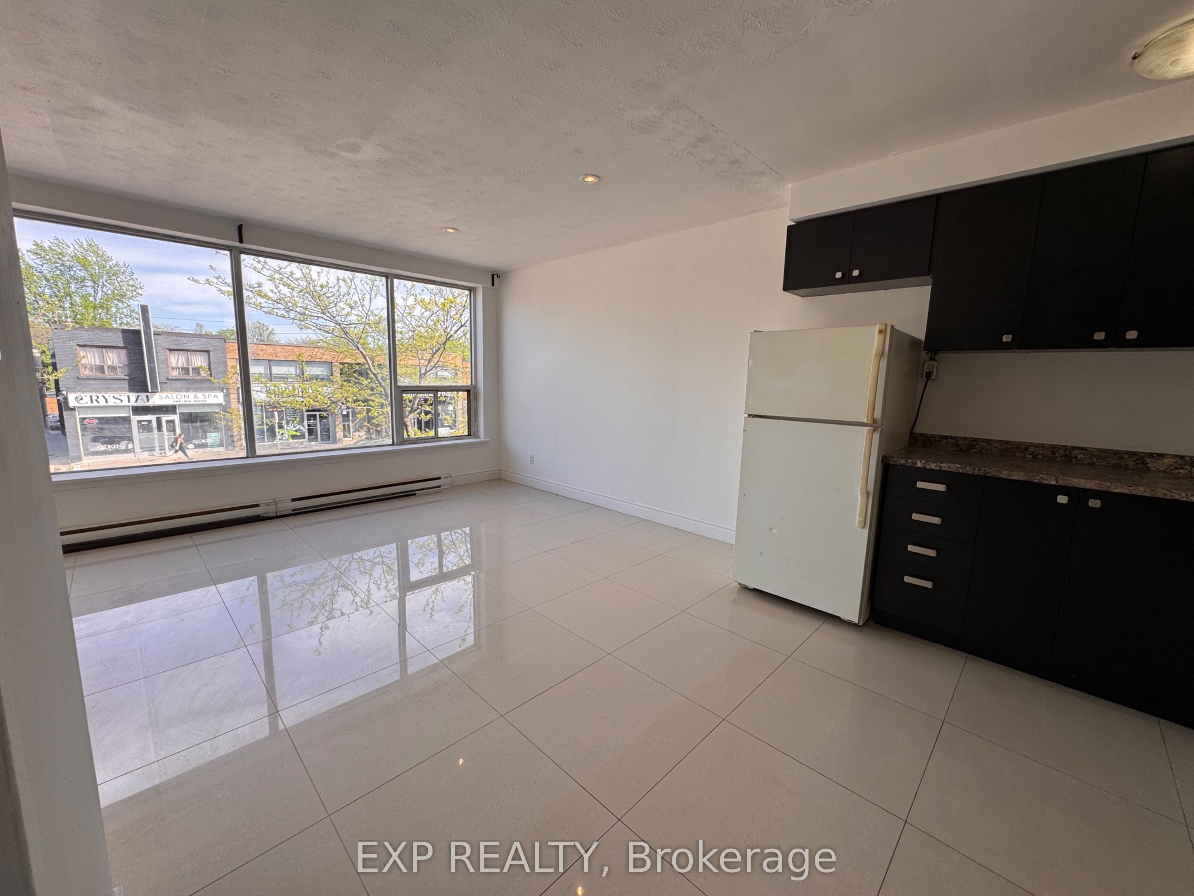 256 Lakeshore Road E 1 Property Photo 6