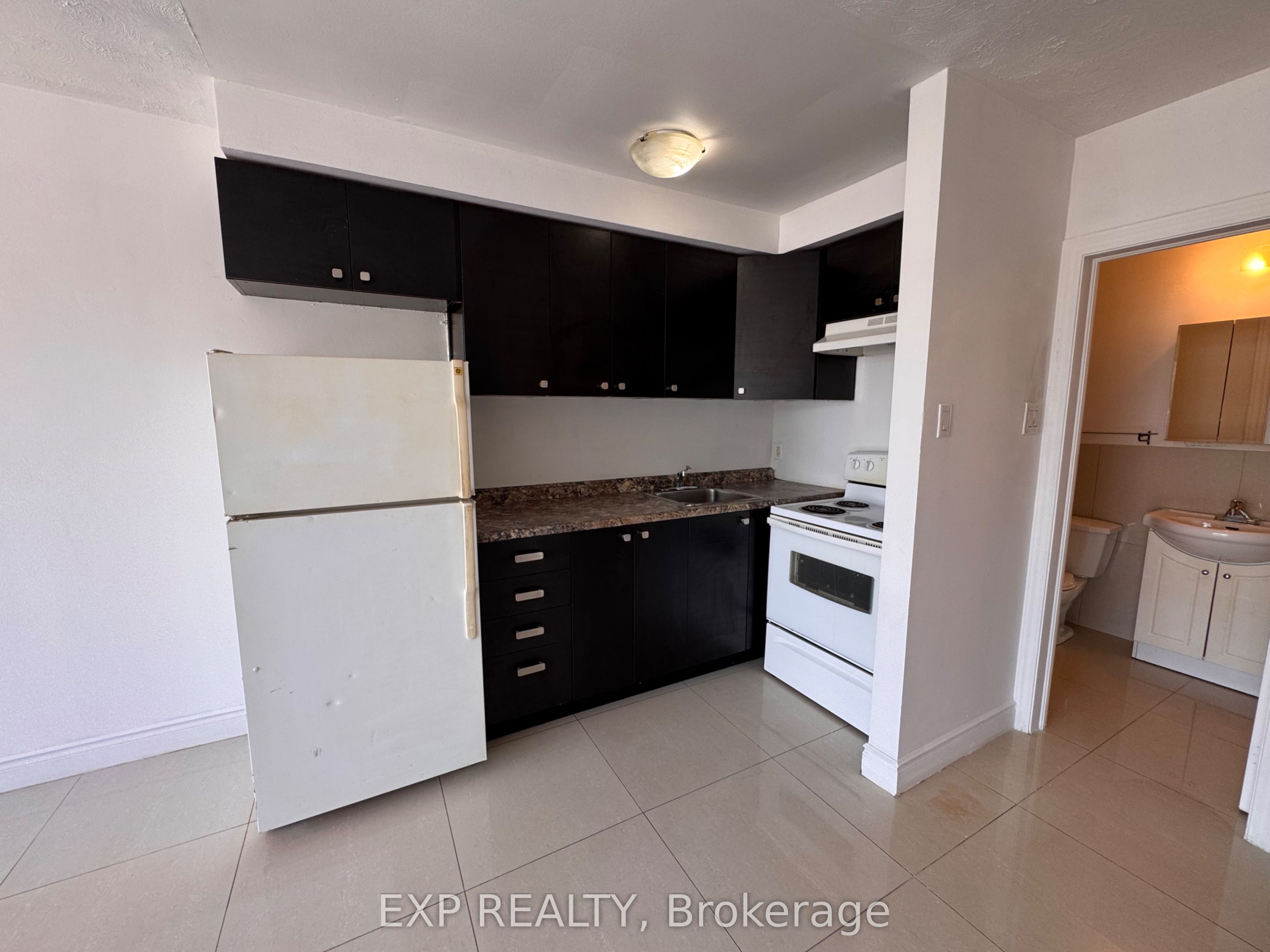 256 Lakeshore Road E 1 Property Photo 11
