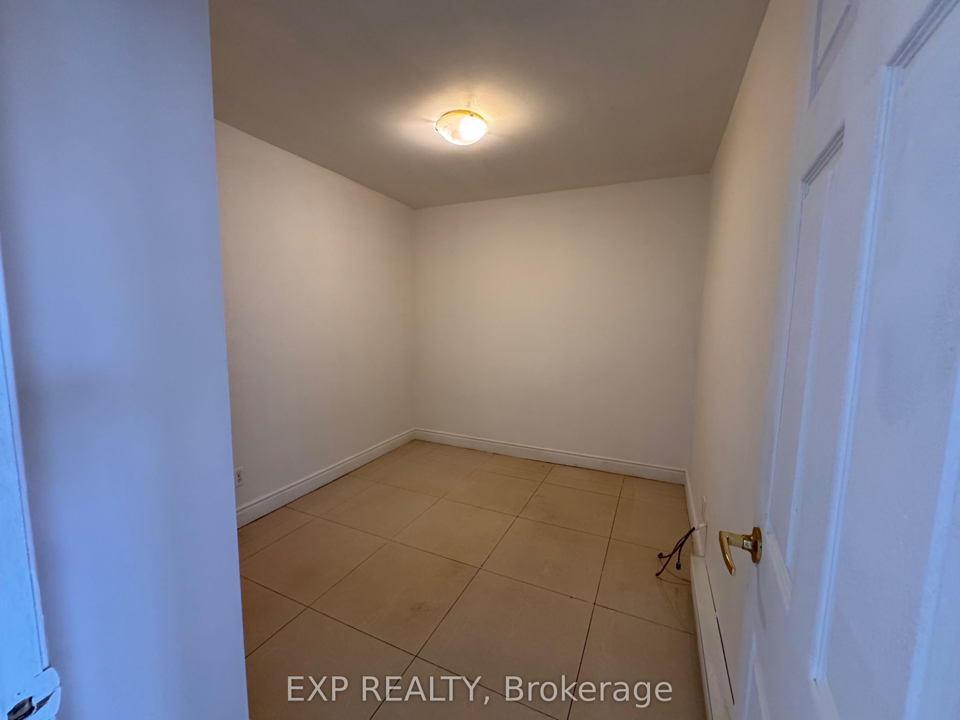 256 Lakeshore Road E 1 Property Photo 13