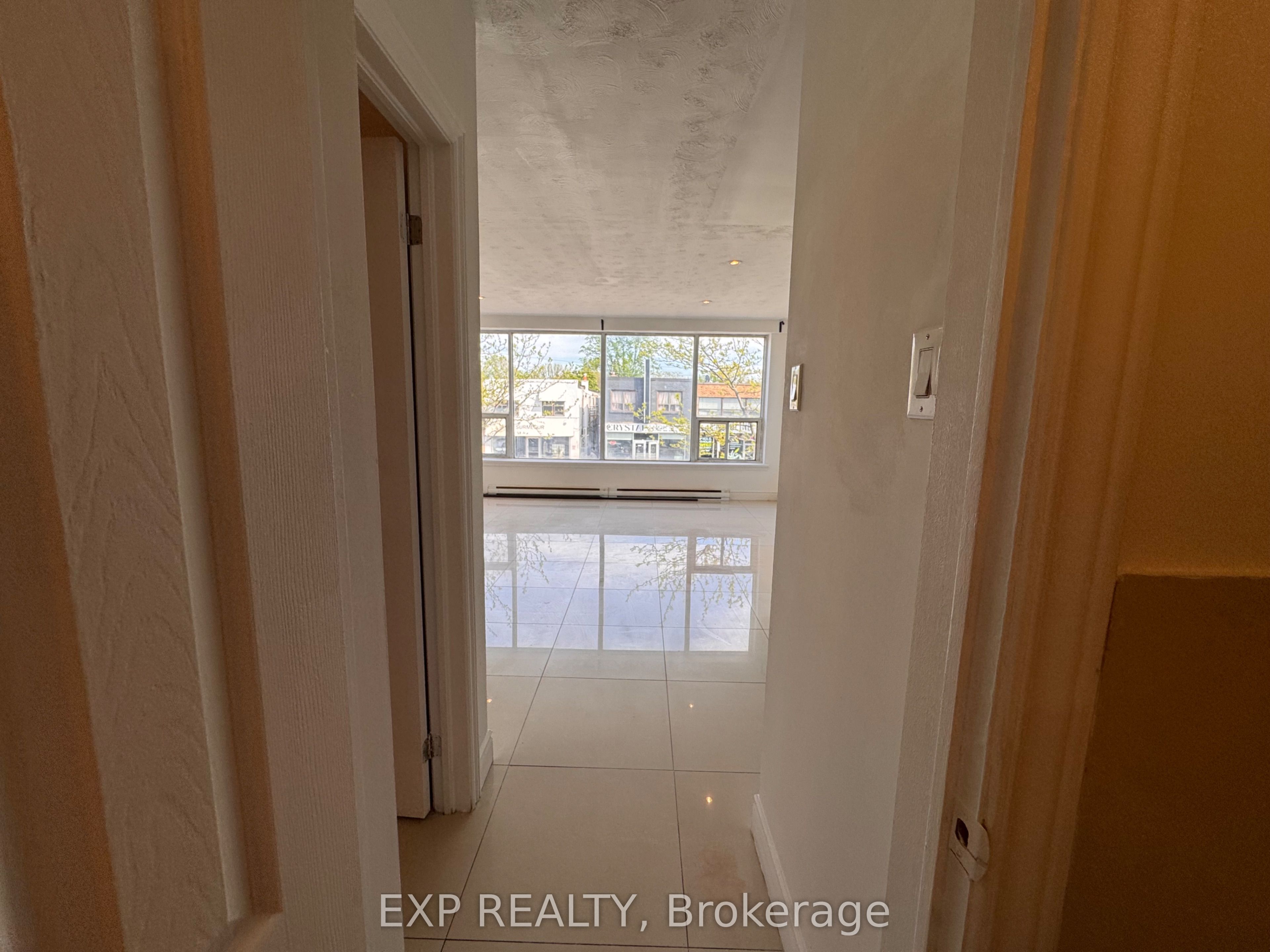 256 Lakeshore Road E 1 Property Photo 14