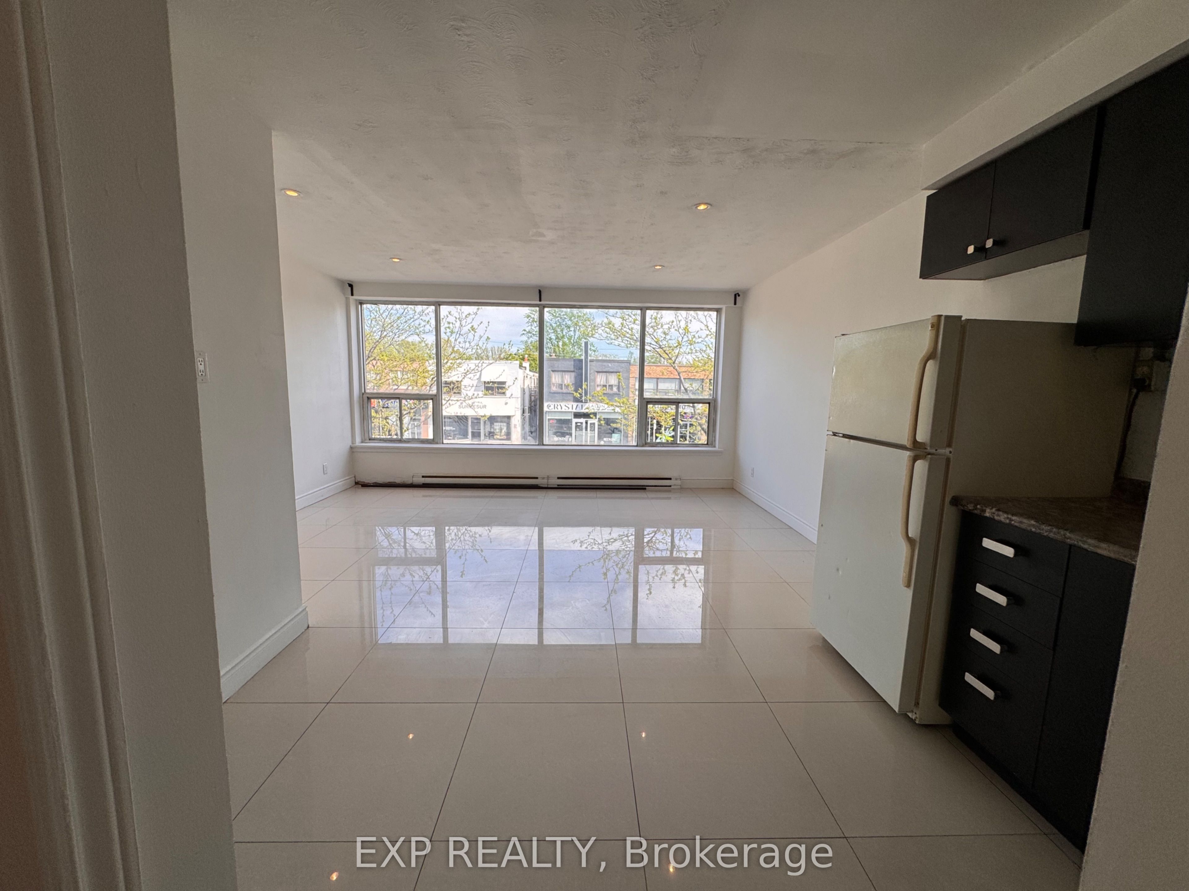 256 Lakeshore Road E 1 Property Photo 15