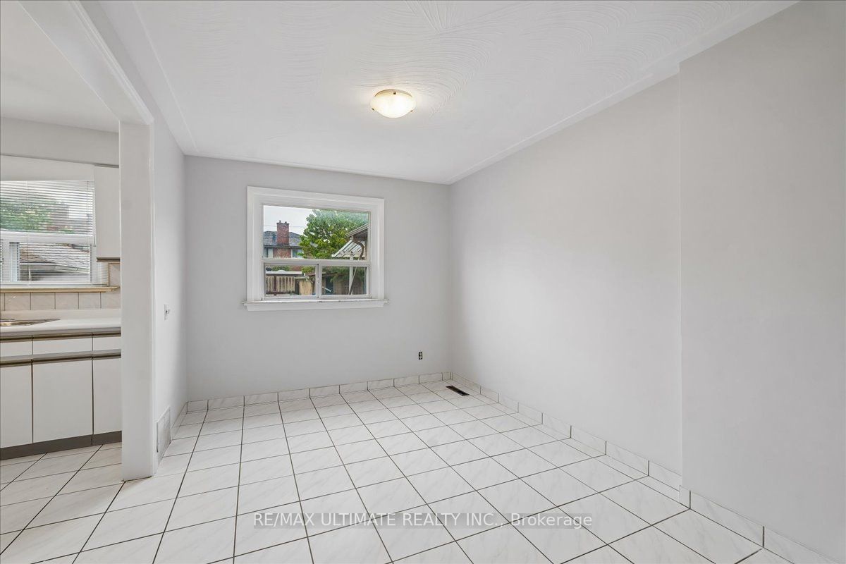 12 Thurodale Avenue Property Photo 6