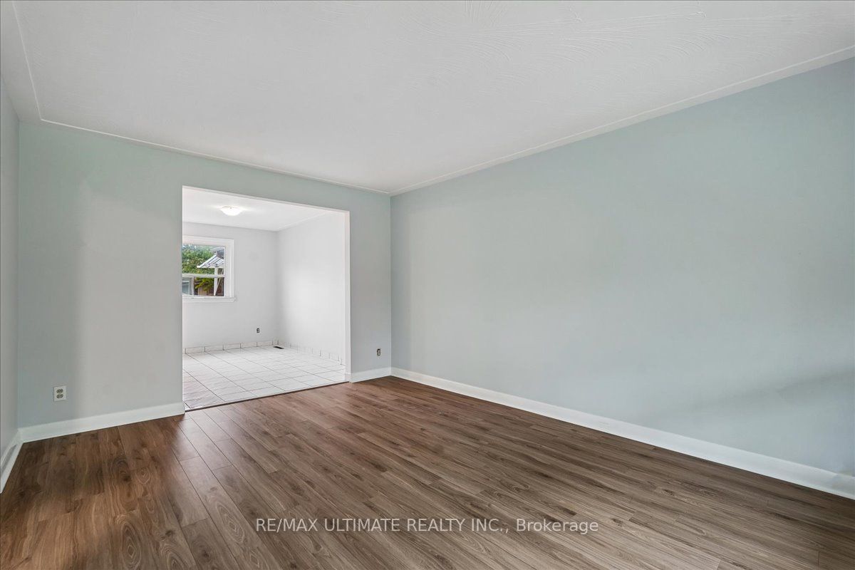 12 Thurodale Avenue Property Photo 8