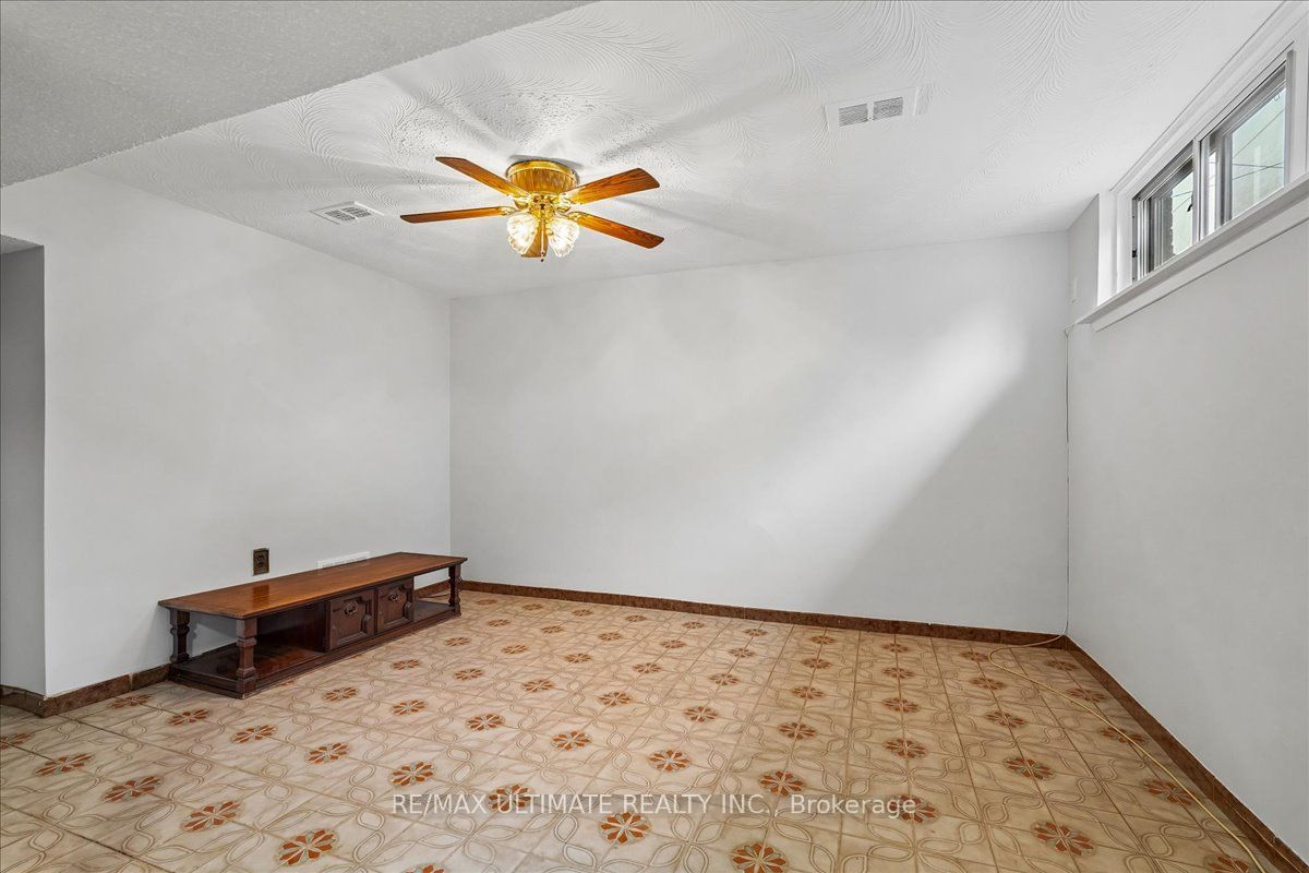 12 Thurodale Avenue Property Photo 15