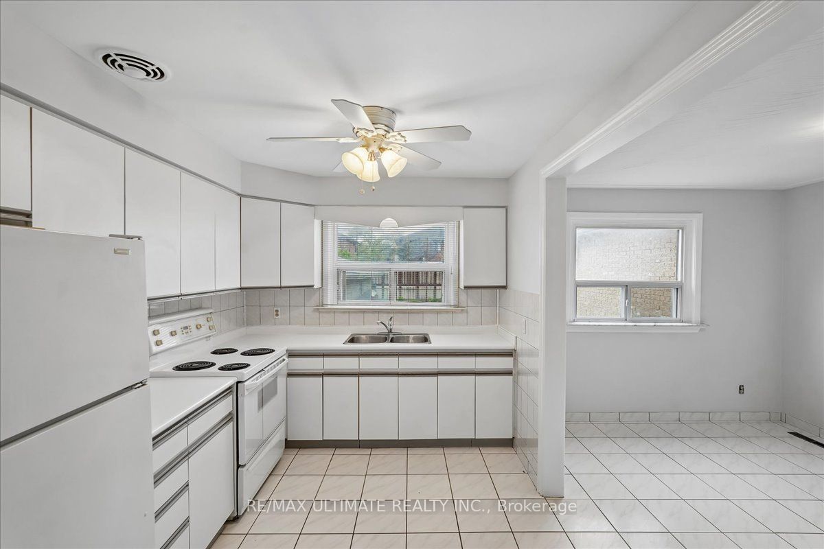 12 Thurodale Avenue Property Photo 18