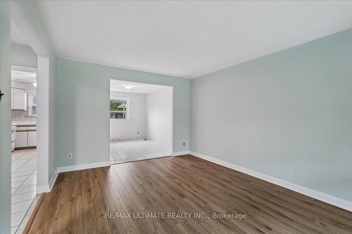 12 Thurodale Avenue Property Photo 25