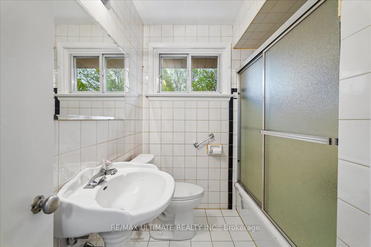 12 Thurodale Avenue Property Photo 28