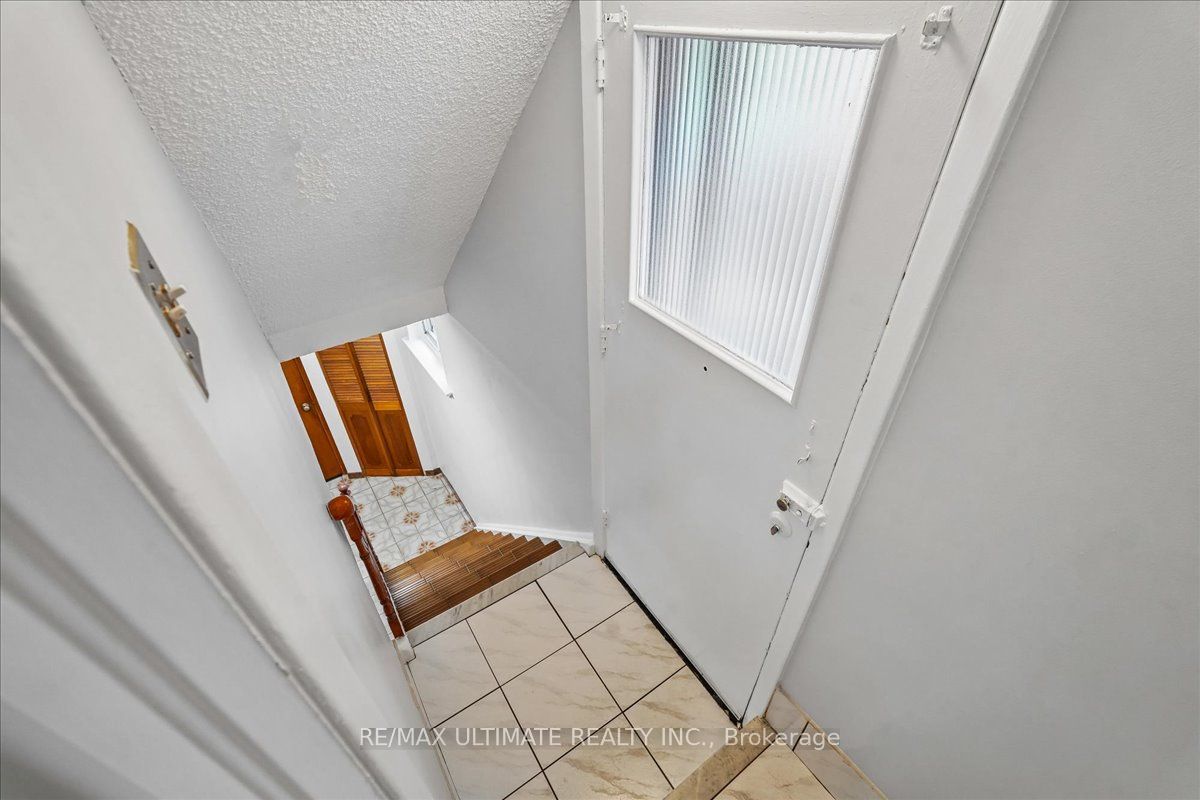 12 Thurodale Avenue Property Photo 29