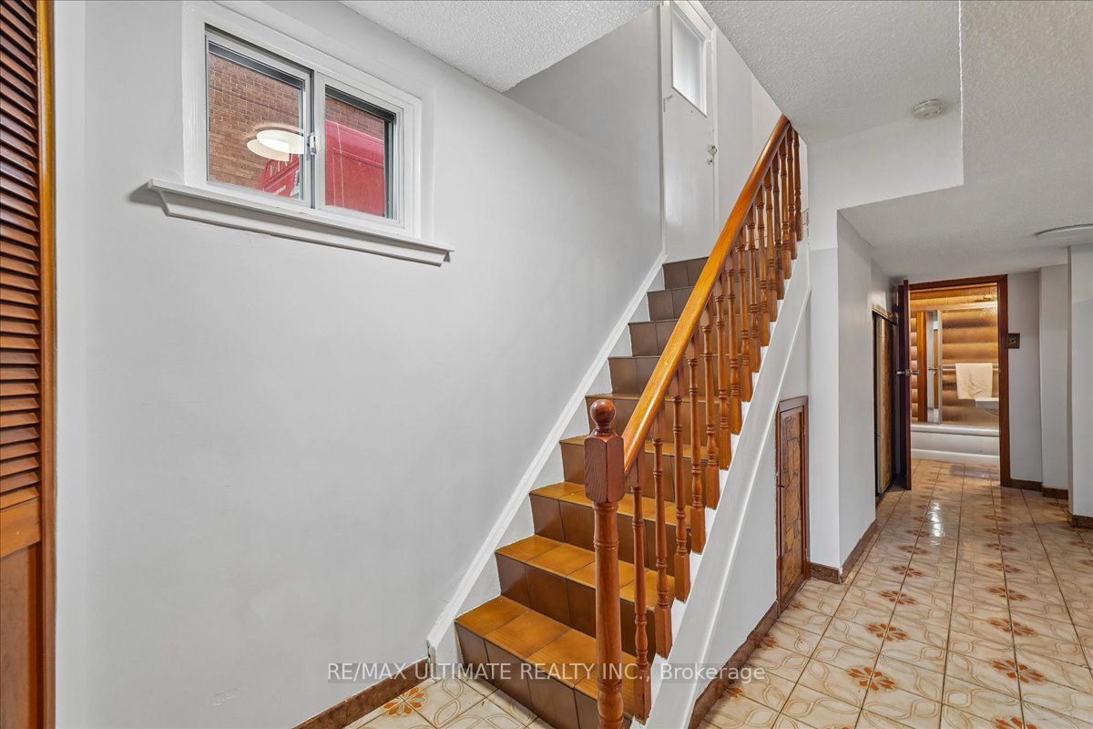 12 Thurodale Avenue Property Photo 30