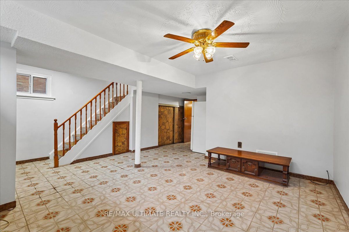 12 Thurodale Avenue Property Photo 32