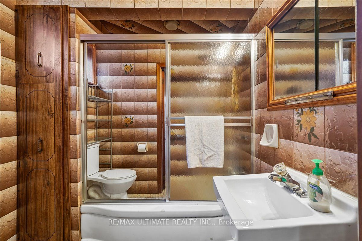 12 Thurodale Avenue Property Photo 33