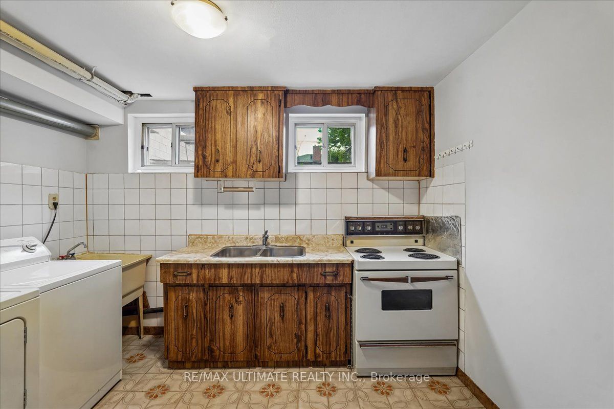 12 Thurodale Avenue Property Photo 34