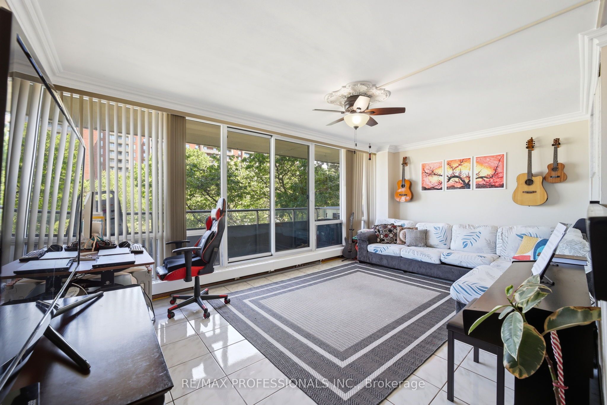 19 Four Winds Drive 204