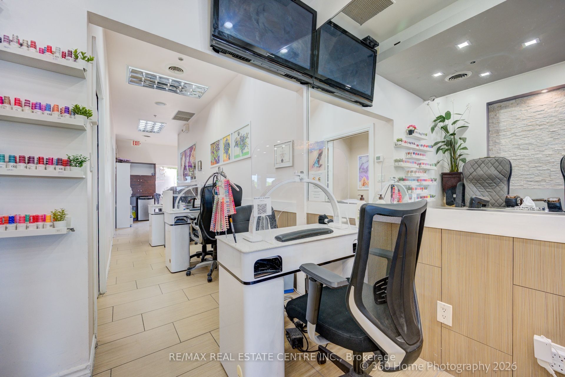 1500 Upper Middle Road W Property Photo 12