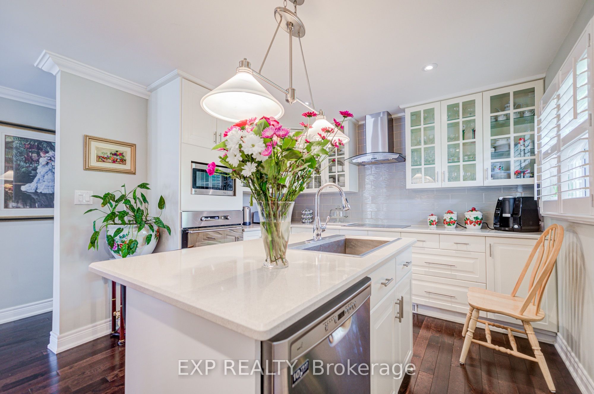593a Scarlett Road N Property Photo 4