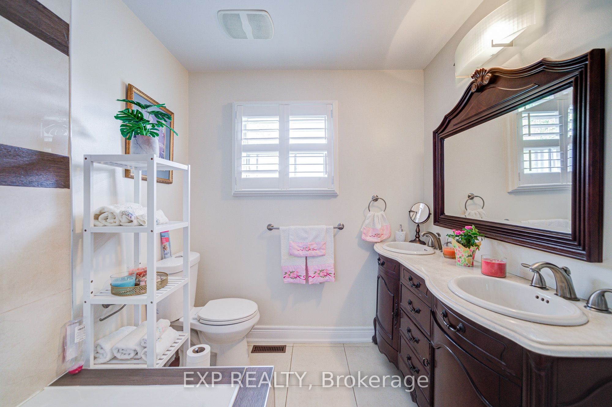 593a Scarlett Road N Property Photo 17