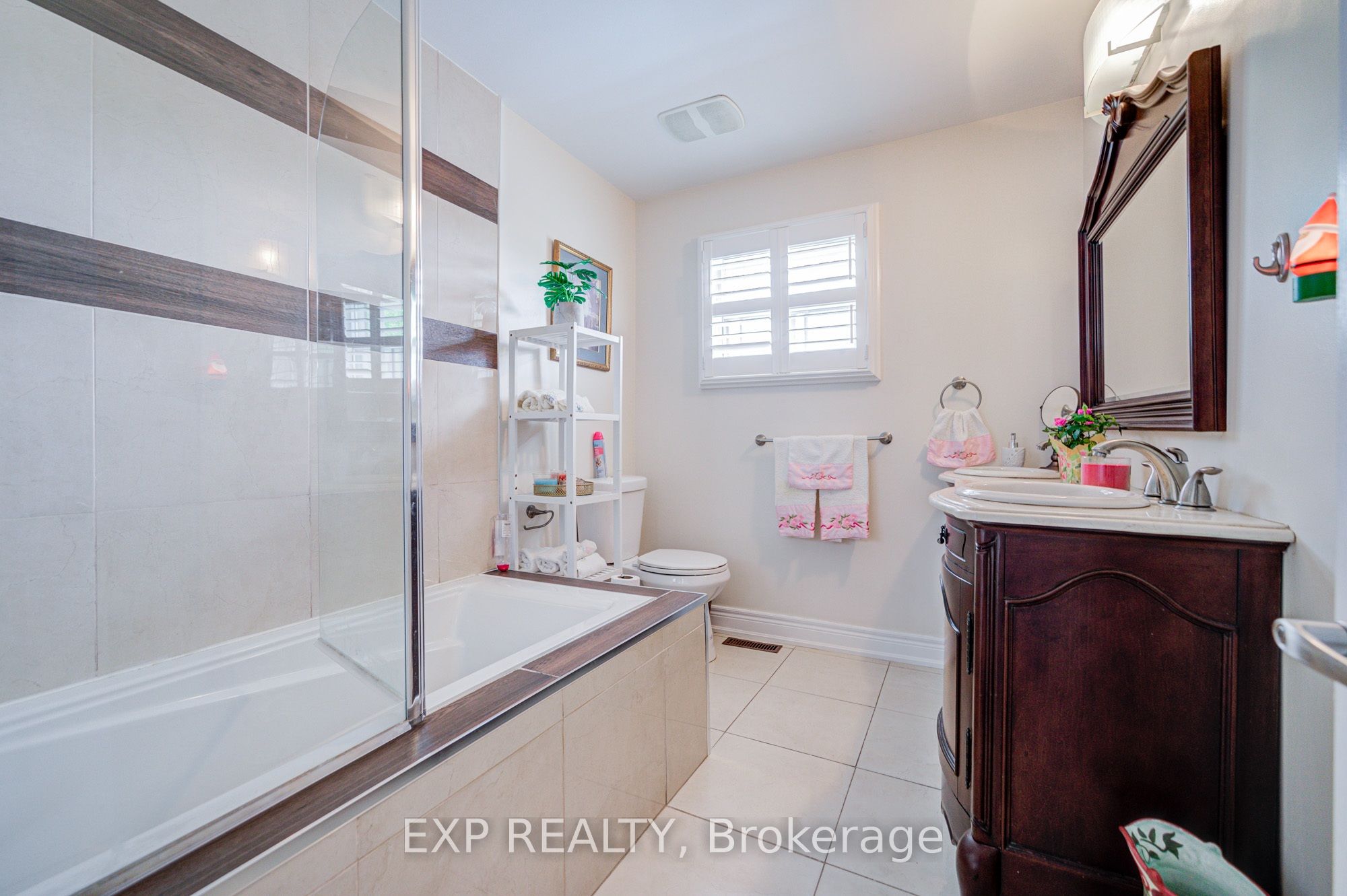593a Scarlett Road N Property Photo 18
