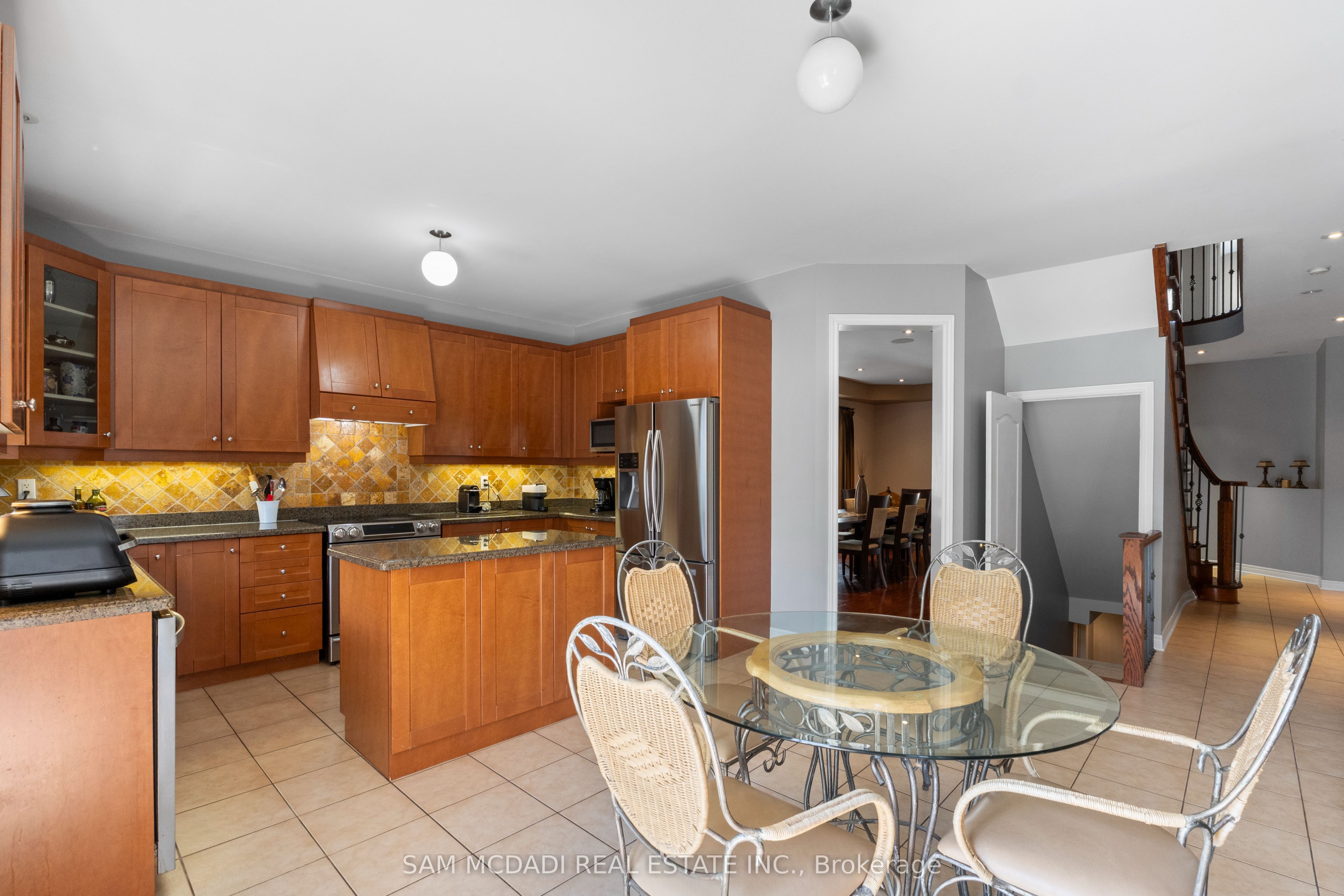 2476 Palmerston Road Property Photo 9
