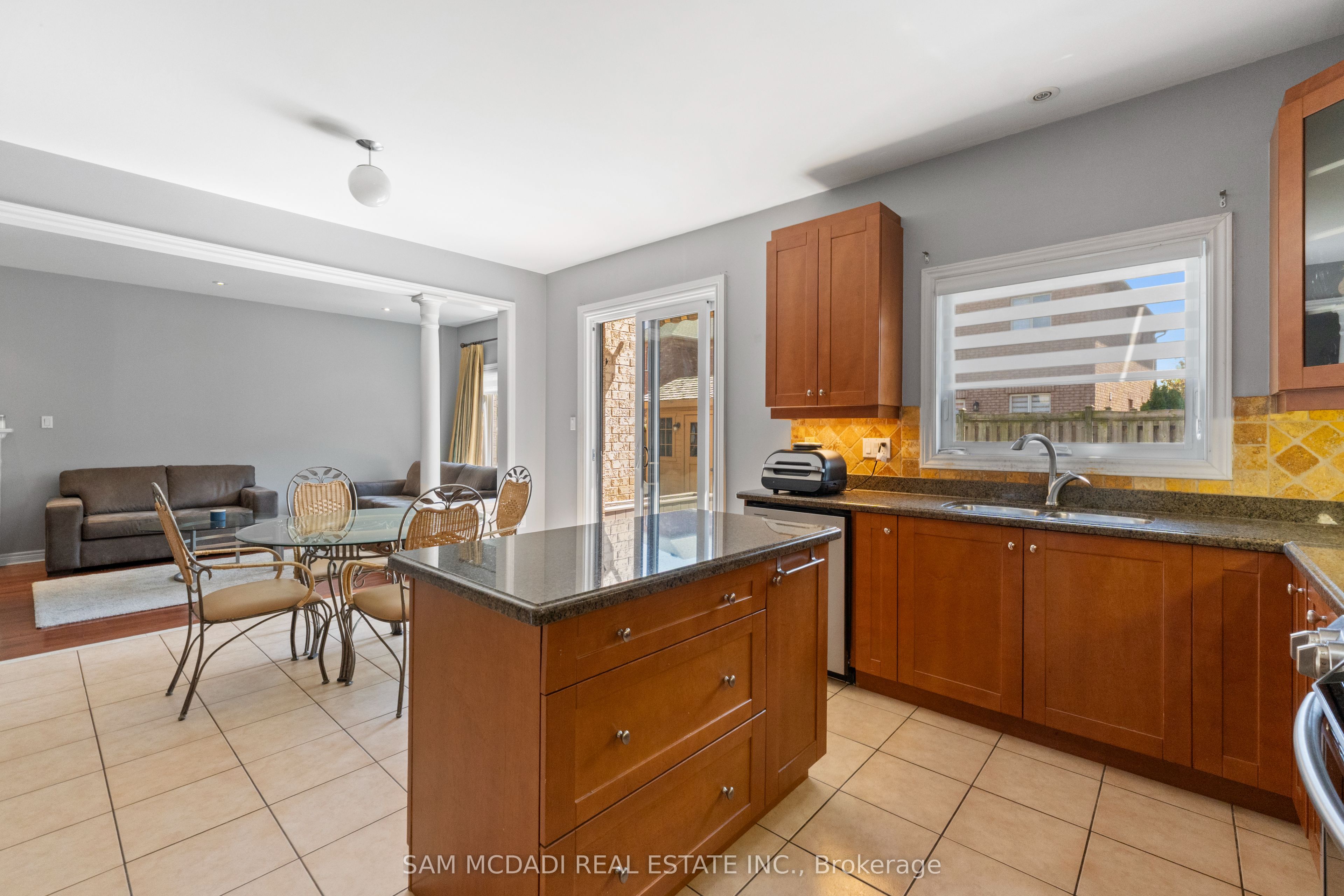 2476 Palmerston Road Property Photo 10