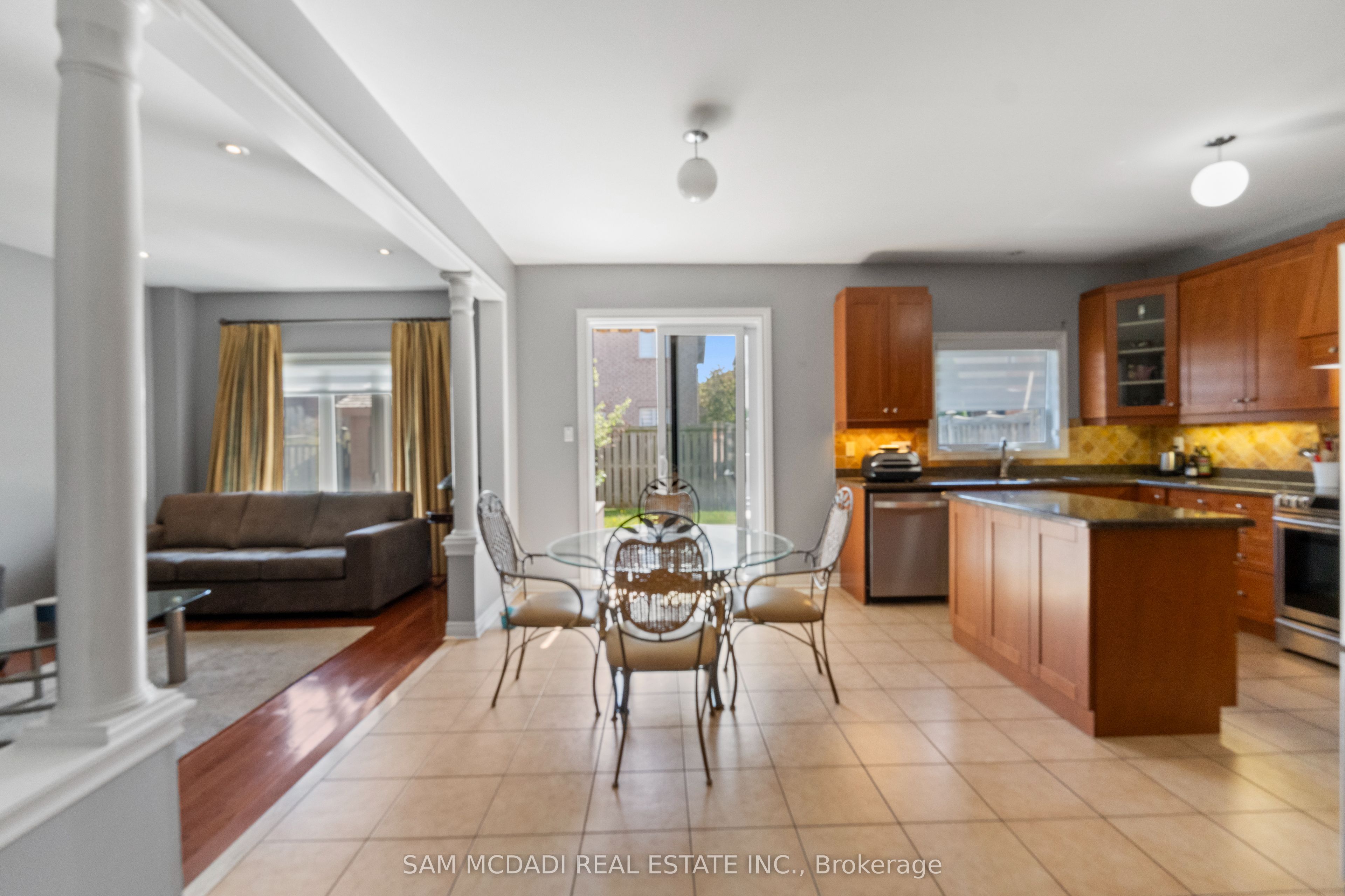 2476 Palmerston Road Property Photo 11